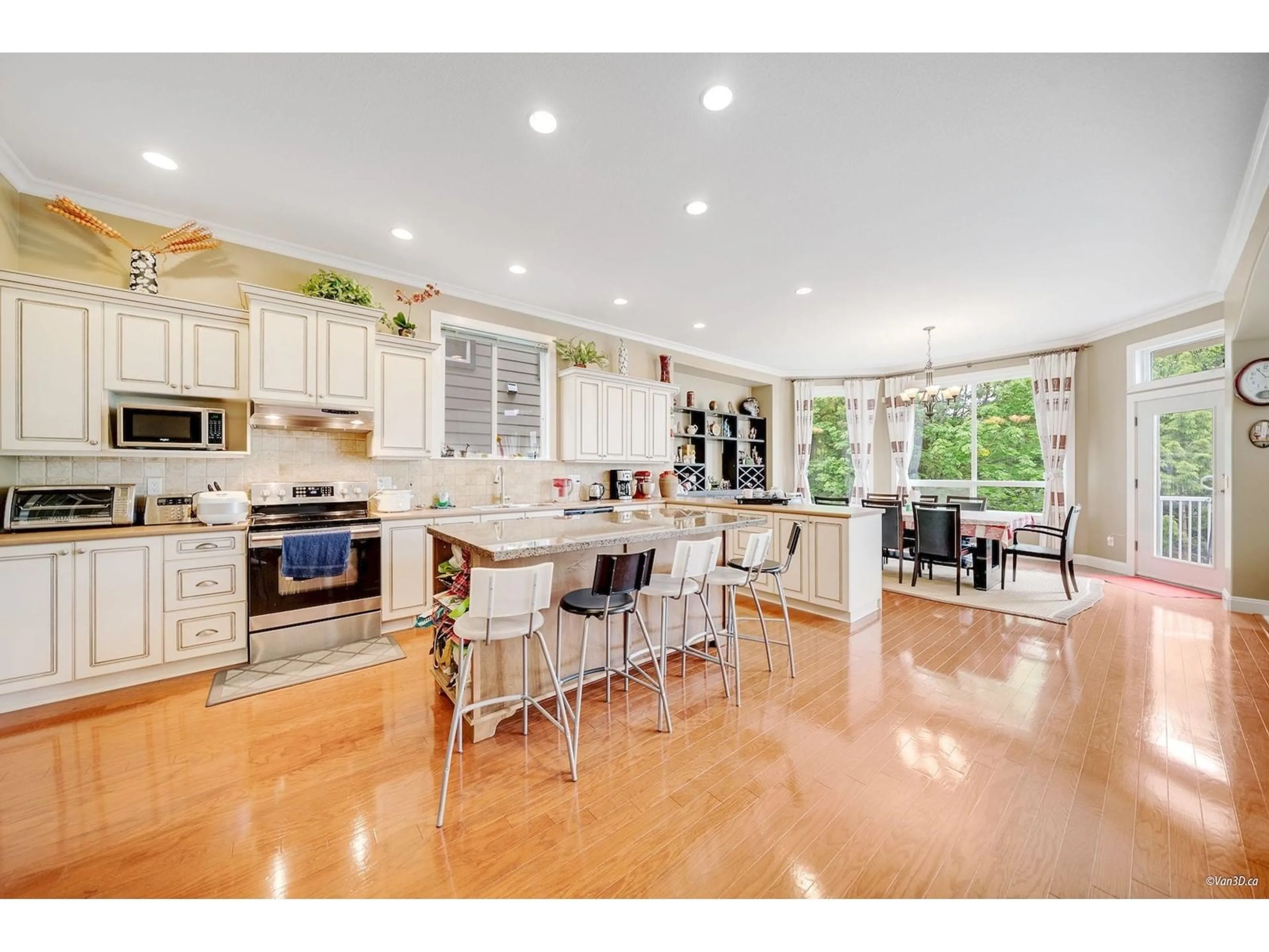 Open concept kitchen, unknown for 11353 154A, Surrey British Columbia V3R2V7