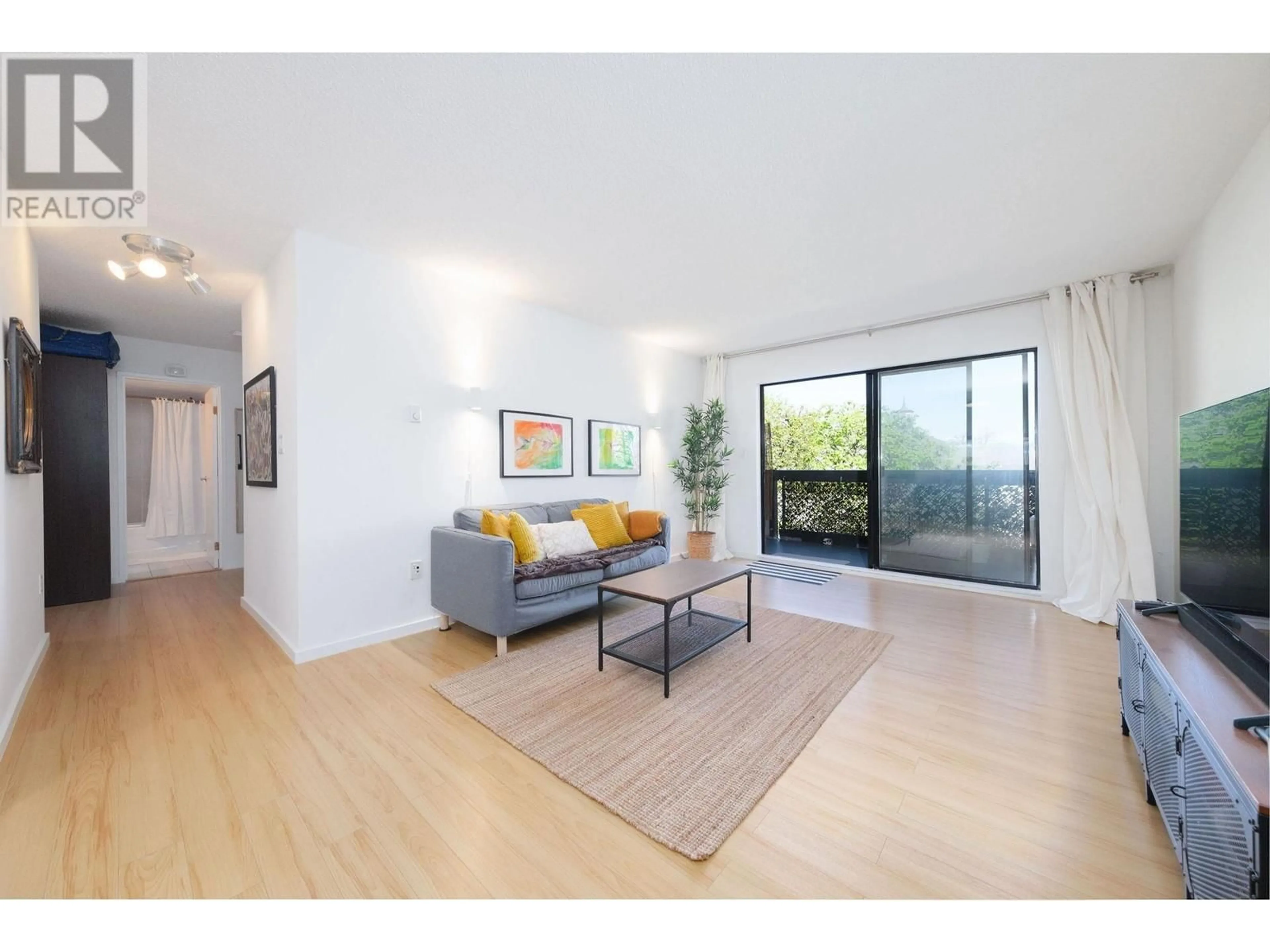 Unknown for 301 - 6105 KINGSWAY, Burnaby British Columbia V5J5C7