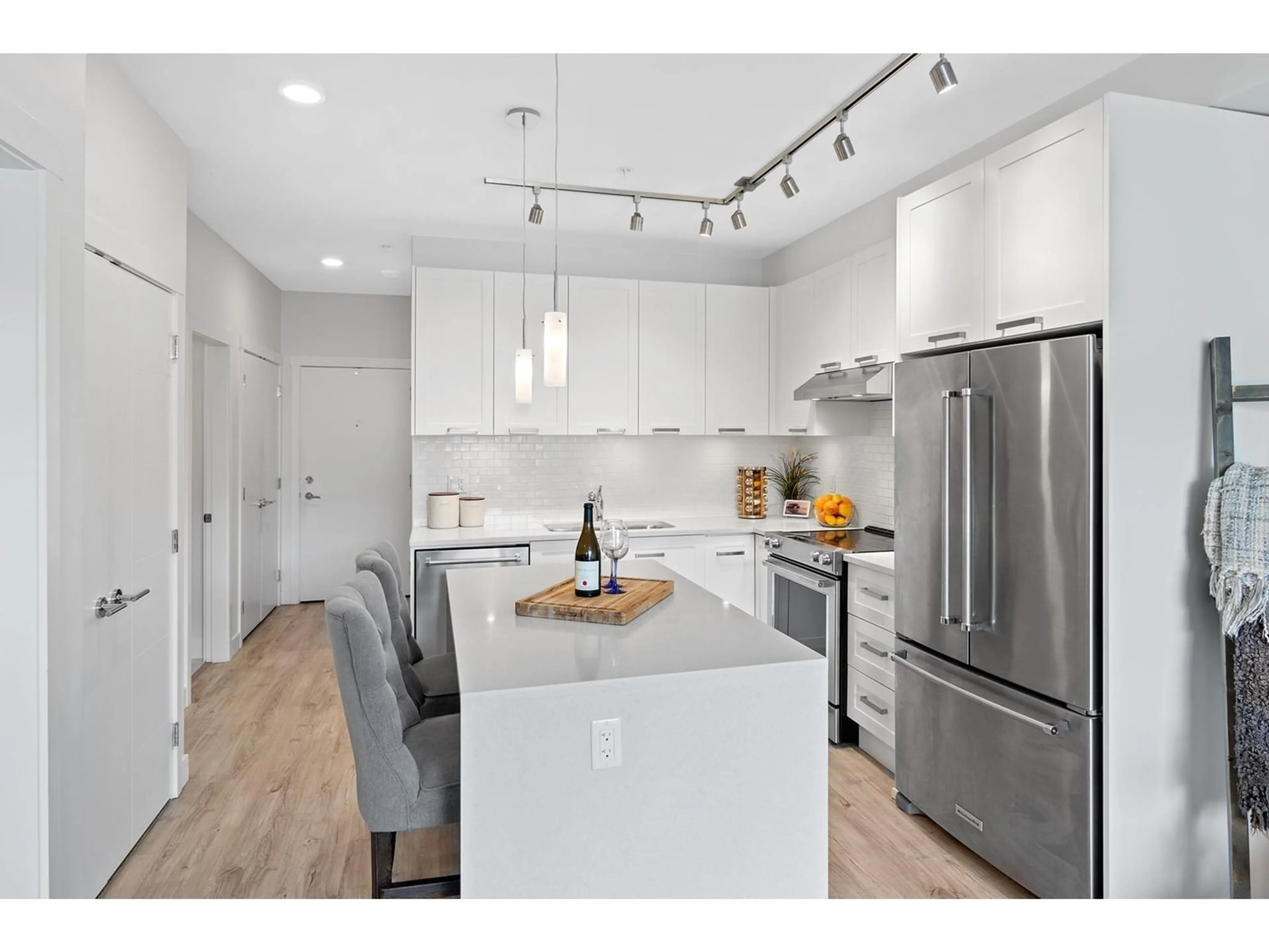 Open concept kitchen, unknown for 410 - 5638 201A, Langley British Columbia V3A0L8