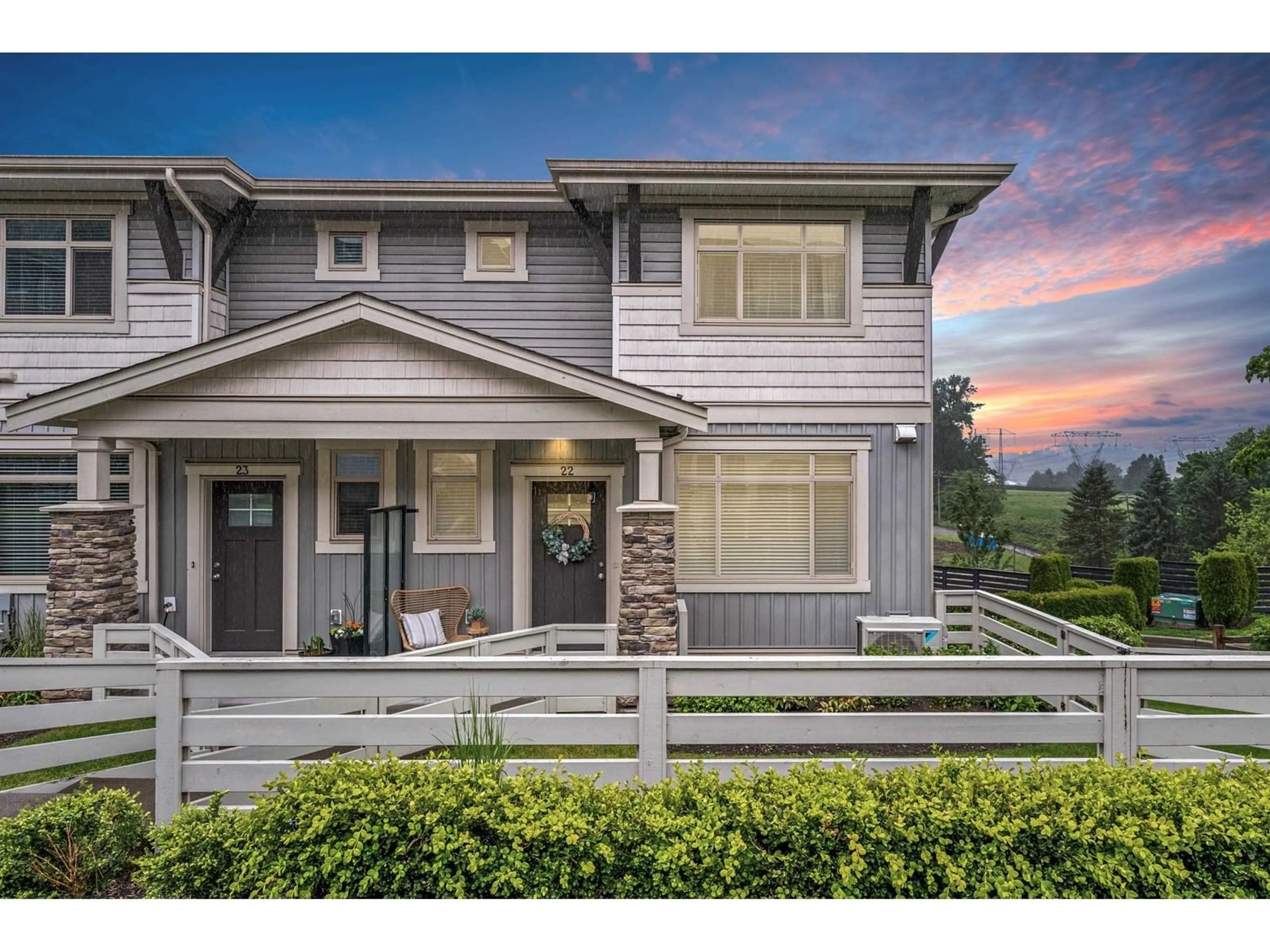 Home with vinyl exterior material, mountain view for 22 - 34230 ELMWOOD, Abbotsford British Columbia V2S0J1