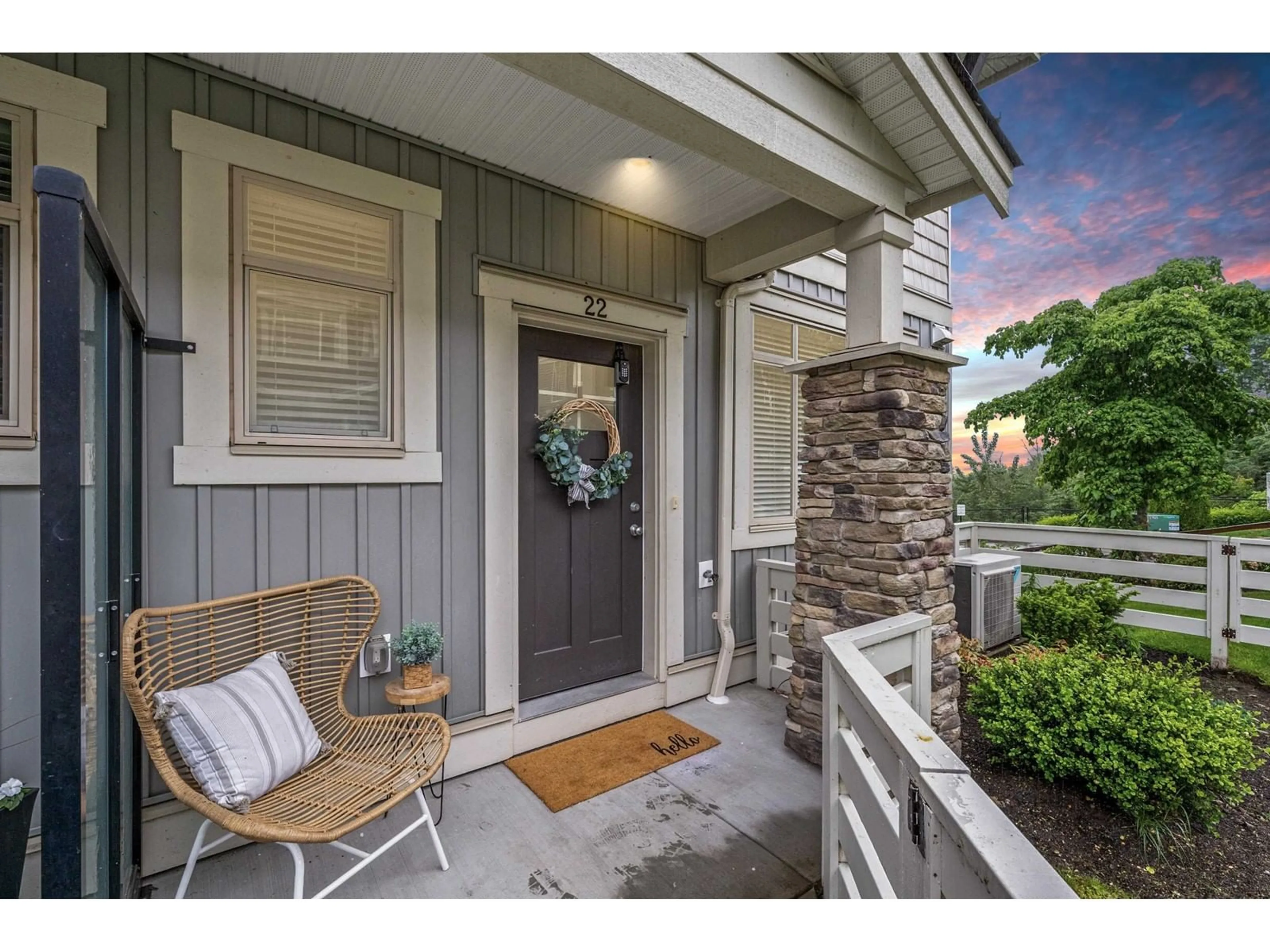 Indoor entryway for 22 - 34230 ELMWOOD, Abbotsford British Columbia V2S0J1