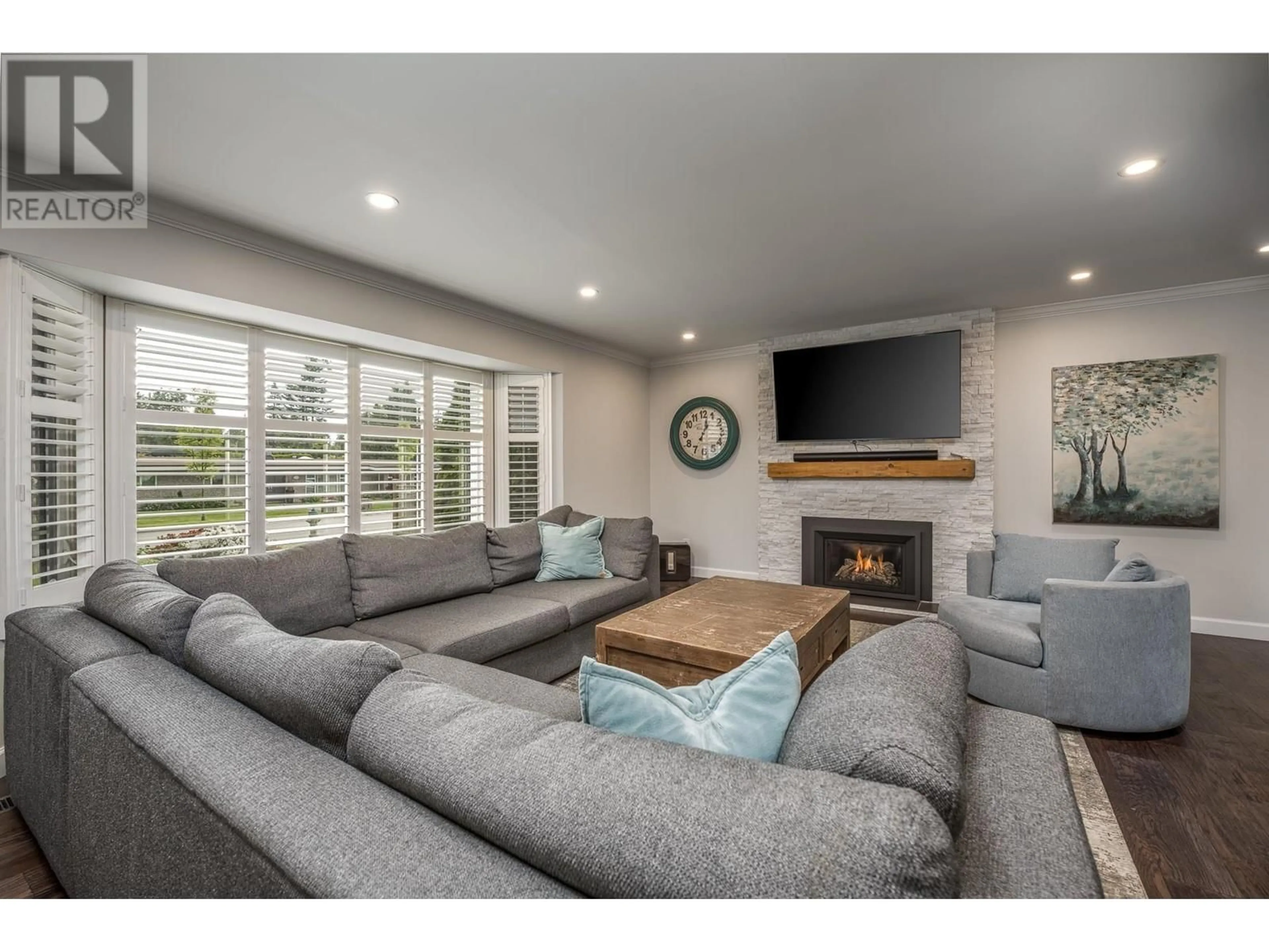 Living room with furniture, unknown for 5047 ERIN WAY, Delta British Columbia V4M1K2