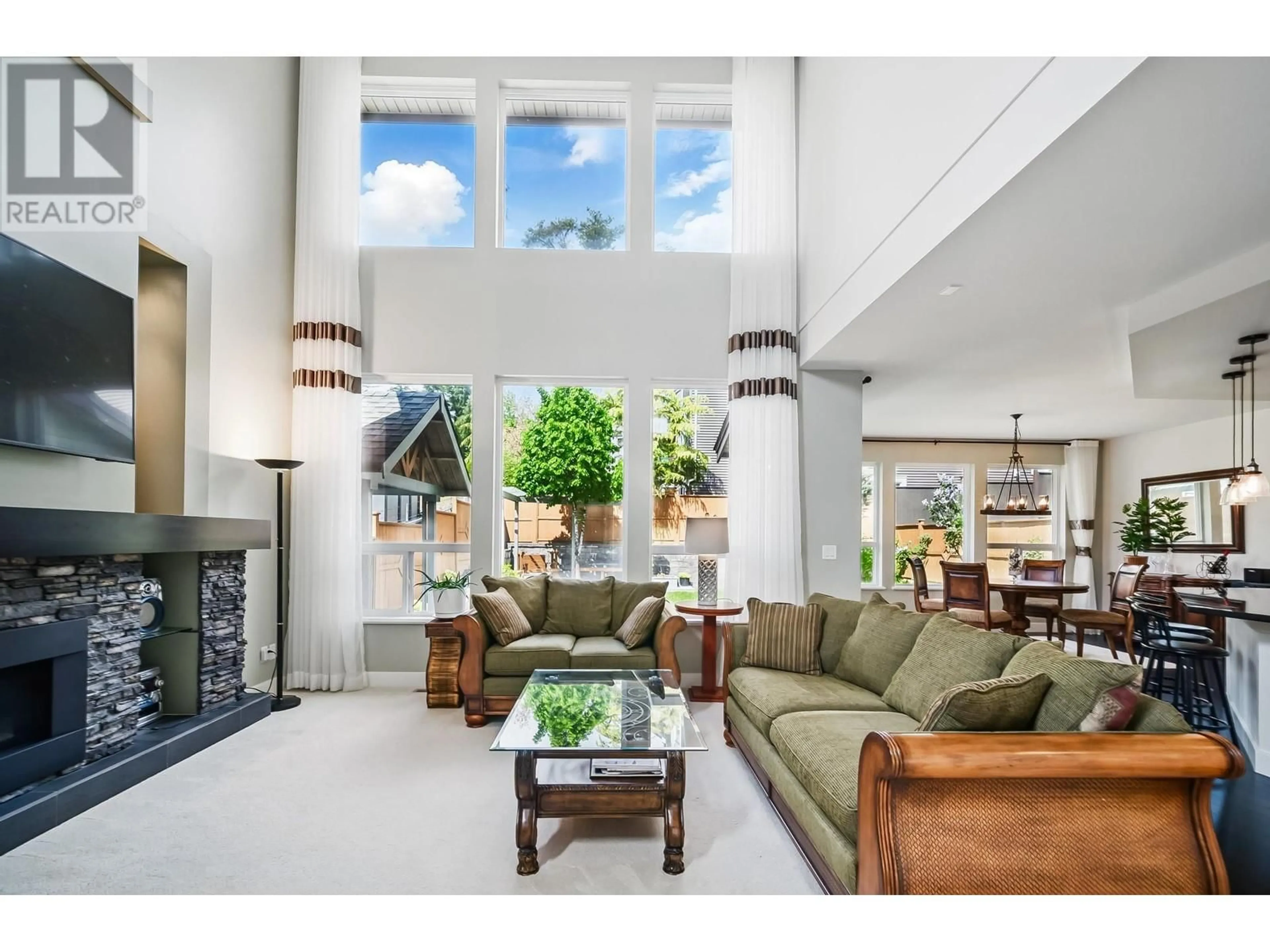 Living room with furniture, unknown for 3413 HARPER ROAD, Coquitlam British Columbia V3E0E3