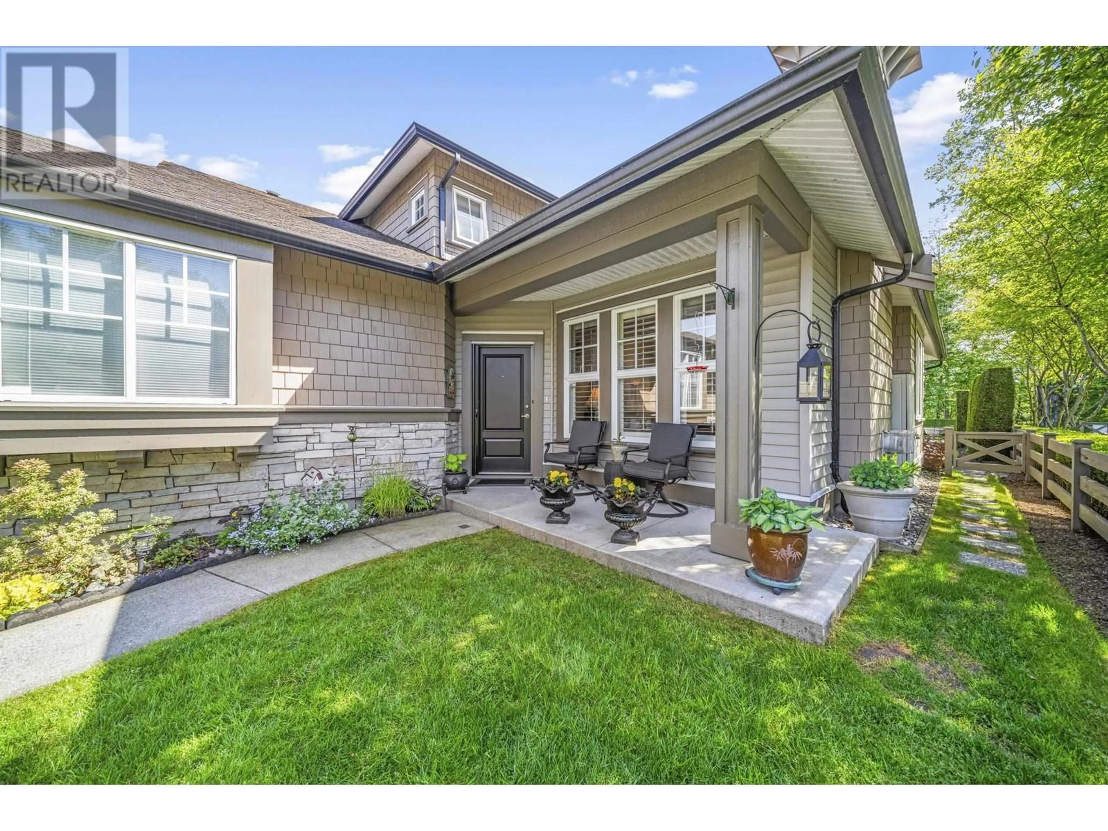 Home with brick exterior material, street for 52 - 19452 FRASER WAY, Pitt Meadows British Columbia V3Y0A3