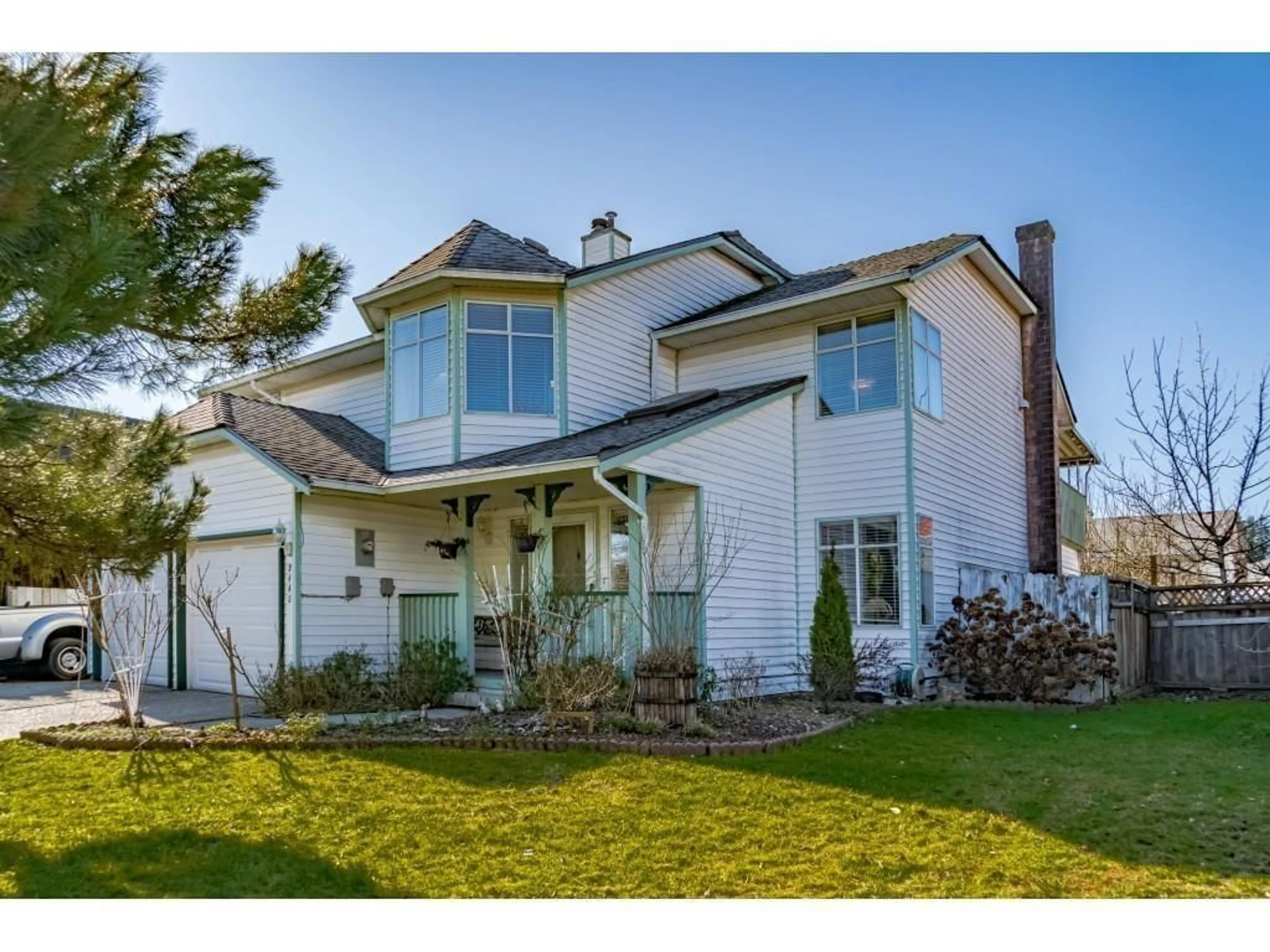 Home with vinyl exterior material, street for 9445 154, Surrey British Columbia V3R9E2