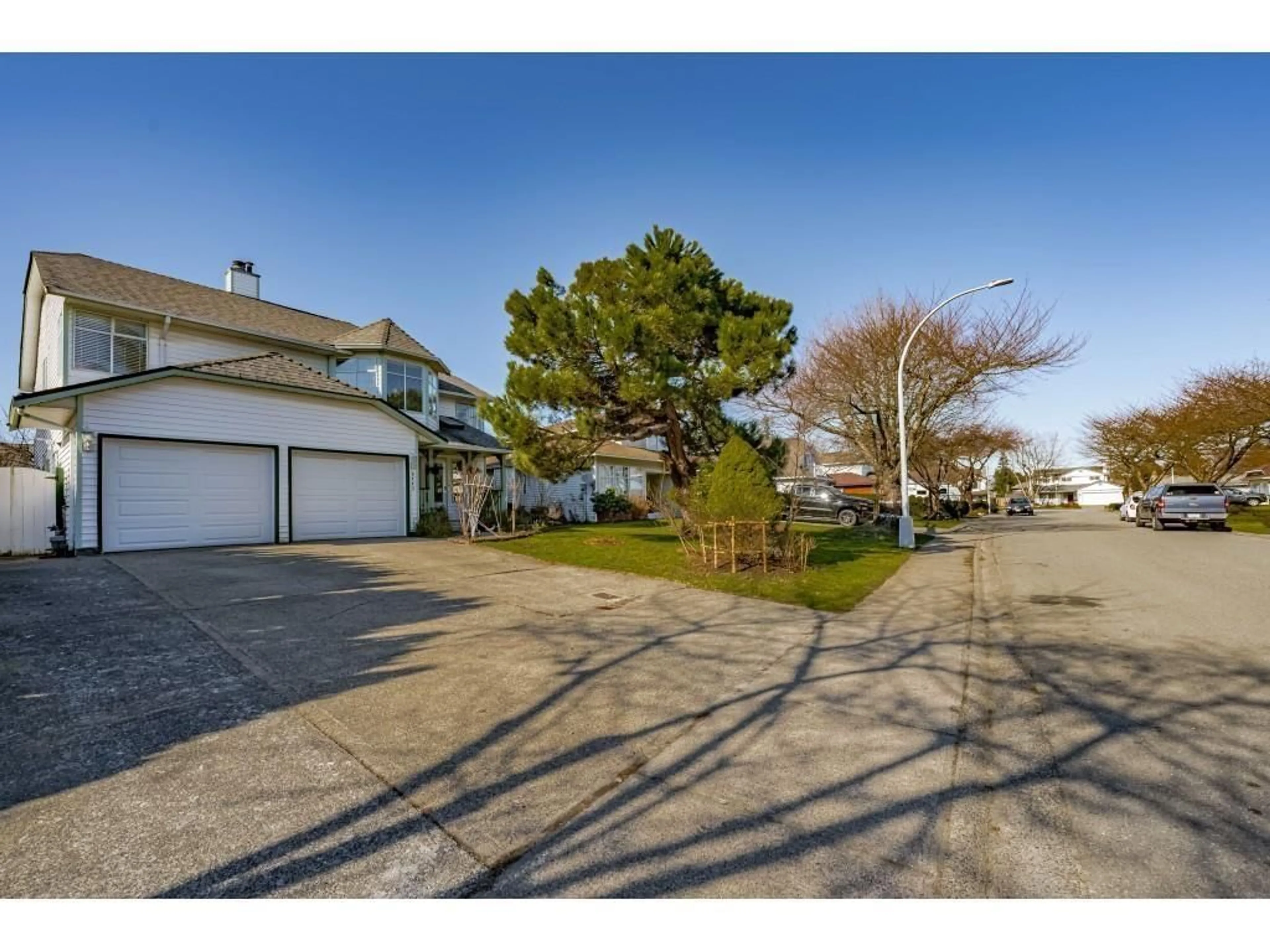 A pic from outside/outdoor area/front of a property/back of a property/a pic from drone, street for 9445 154, Surrey British Columbia V3R9E2