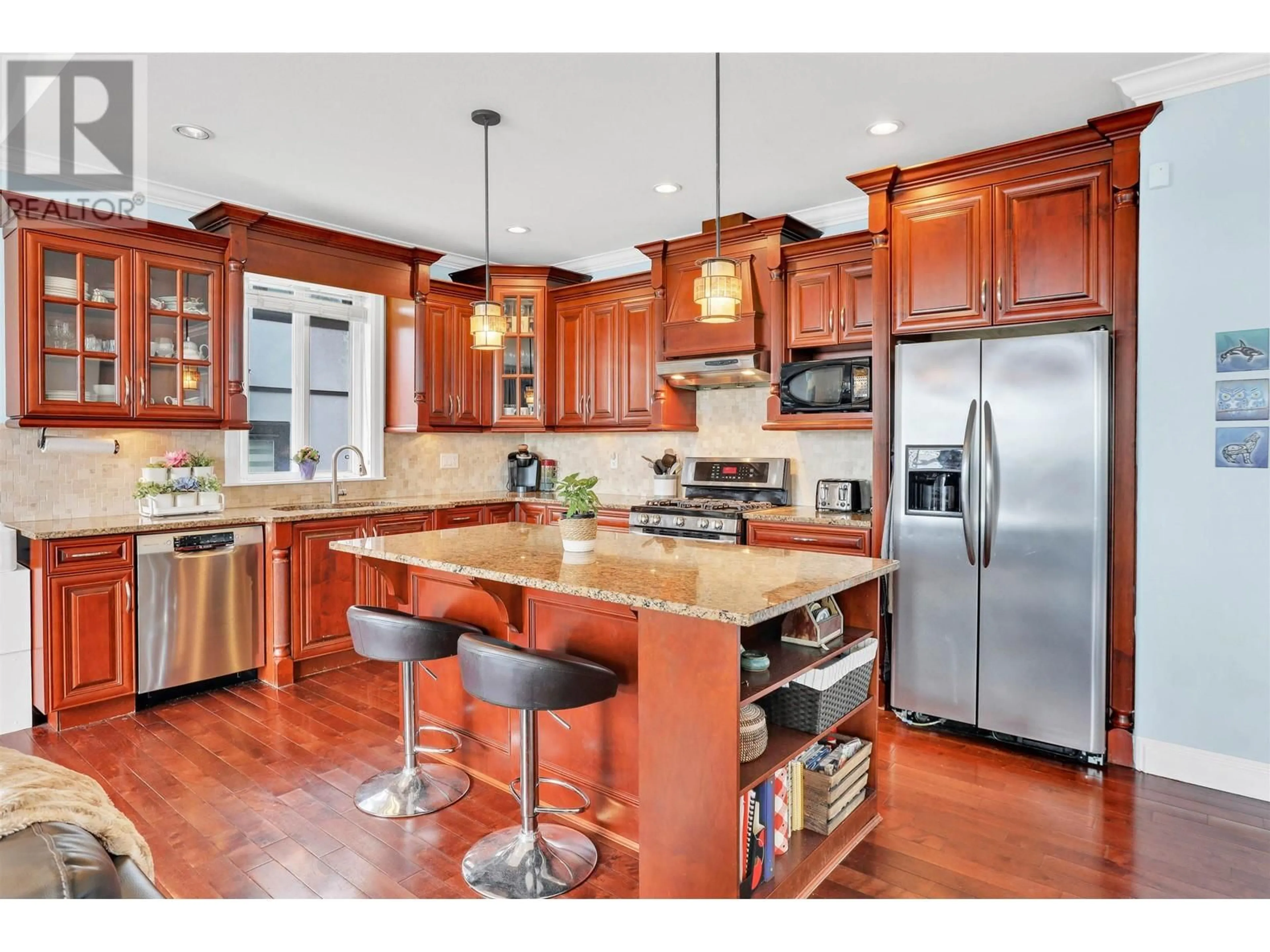 Open concept kitchen, unknown for 943 HARRIS AVENUE, Coquitlam British Columbia V3K1S2