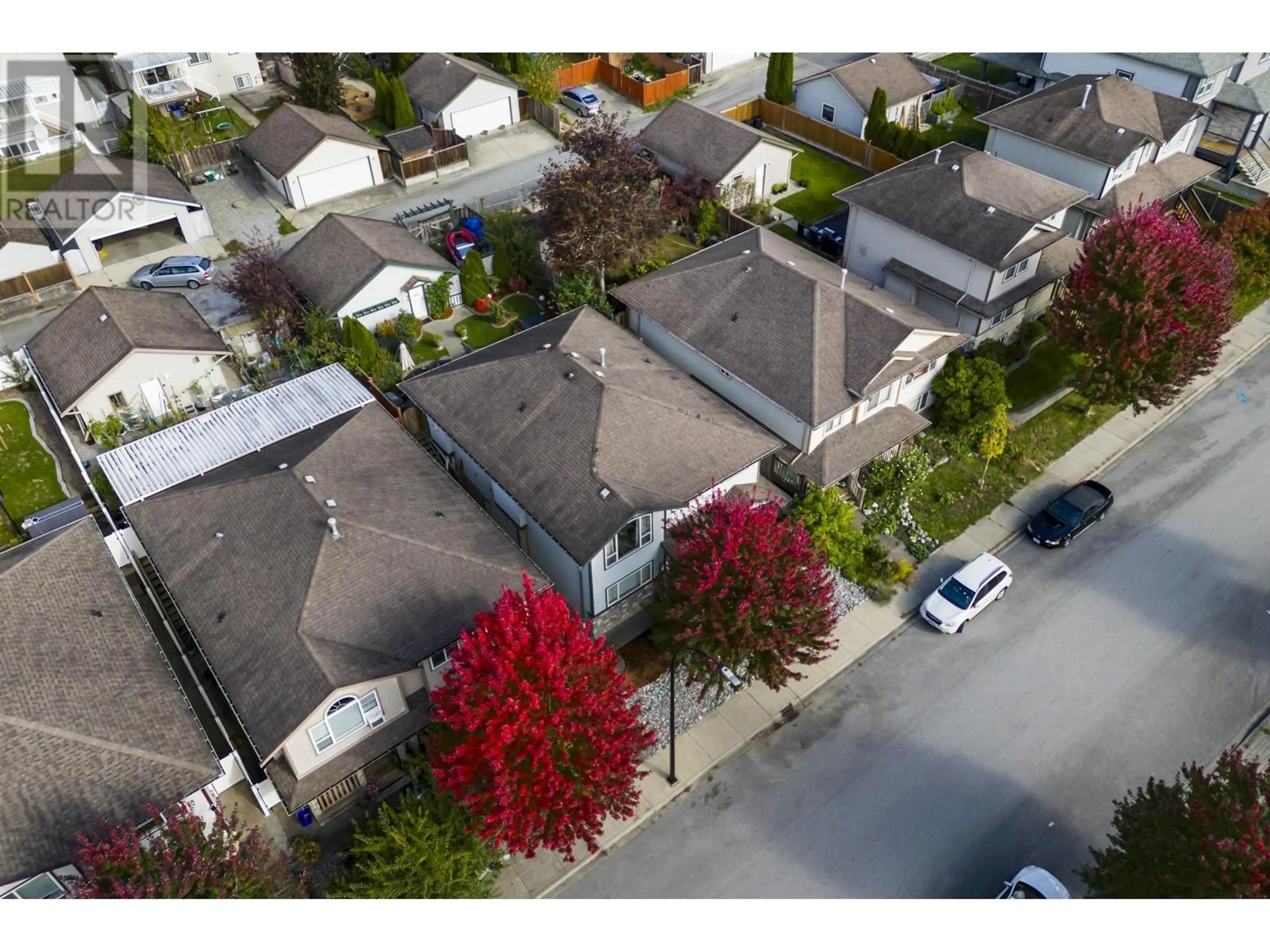 A pic from outside/outdoor area/front of a property/back of a property/a pic from drone, street for 23887 117B AVENUE, Maple Ridge British Columbia V4R2V6
