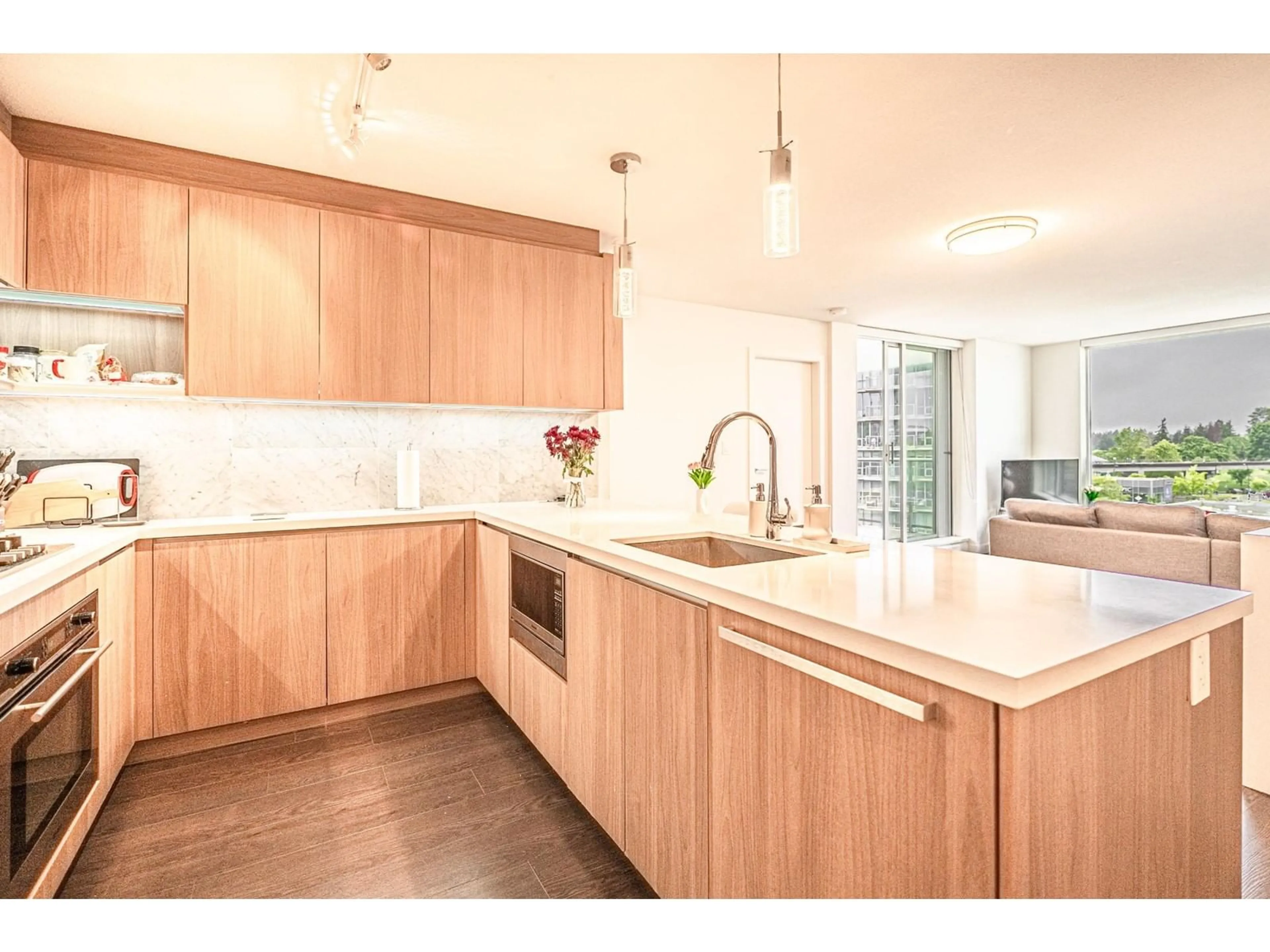 Open concept kitchen, unknown for 806 - 13696 100, Surrey British Columbia V3T0L5