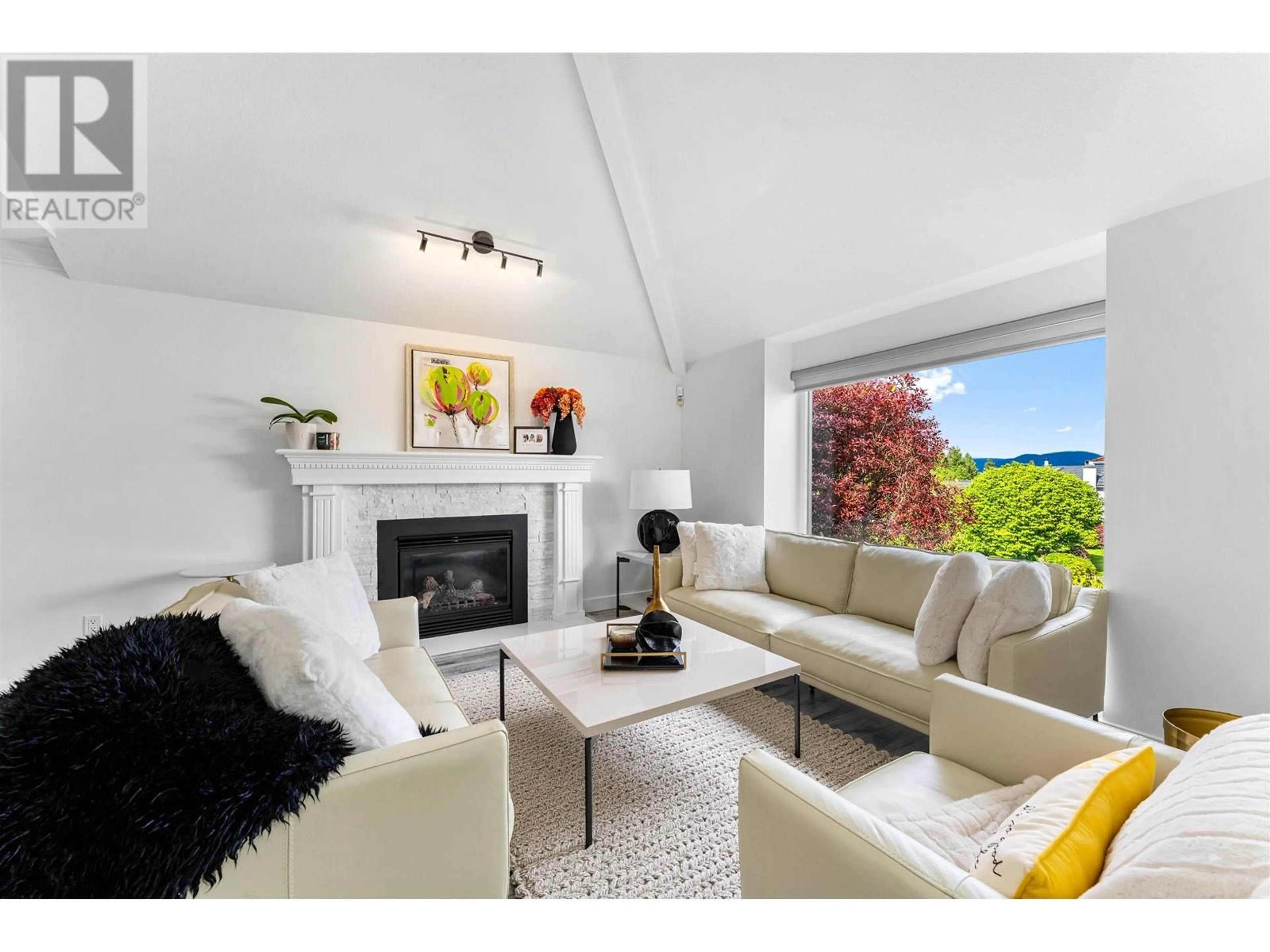 Living room with furniture, unknown for 2799 MARA DRIVE, Coquitlam British Columbia V3C5P8