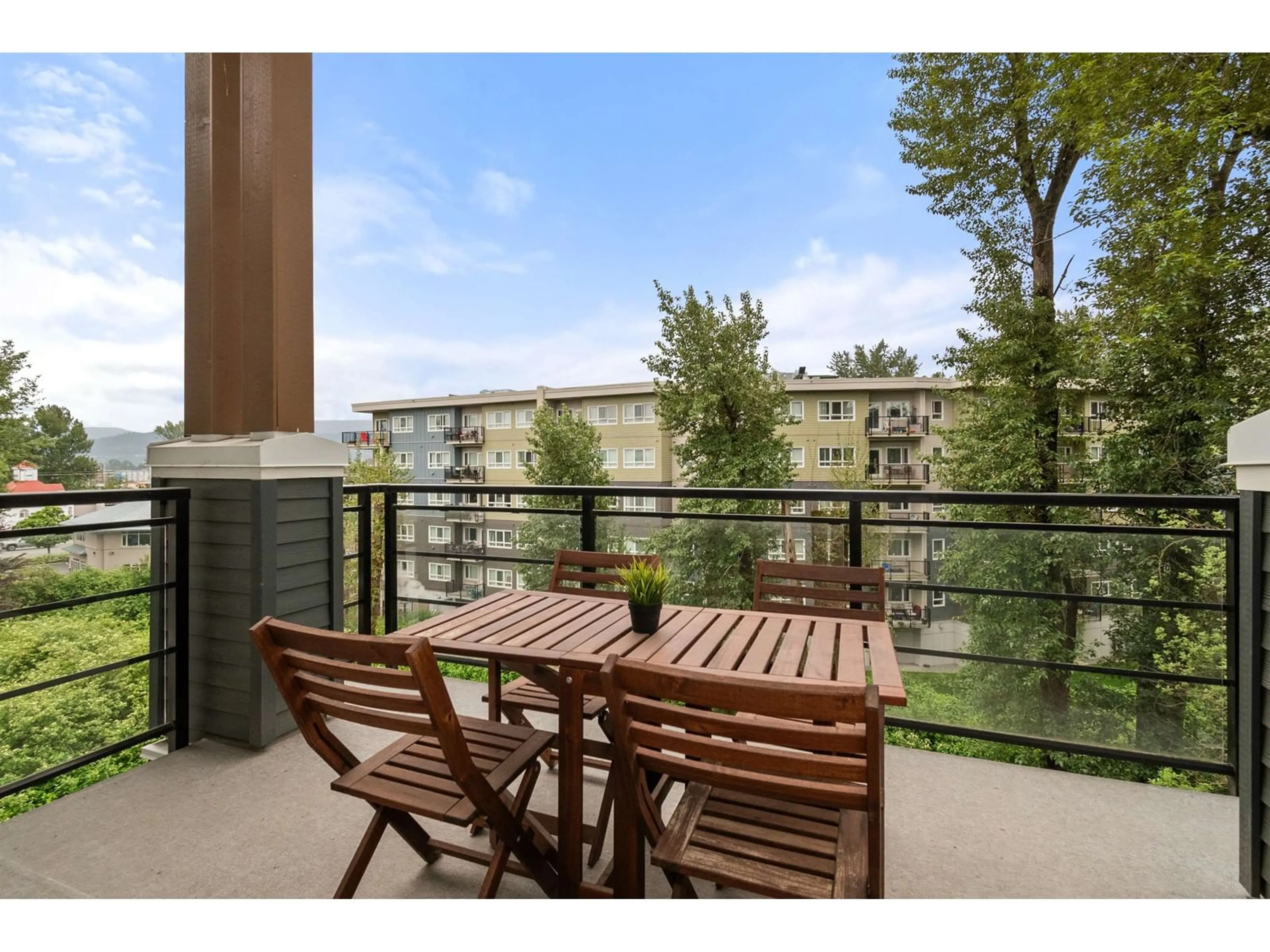 Balcony in the apartment, water/lake/river/ocean view for 508 - 45562 AIRPORT ROAD, Chilliwack British Columbia V2P0J8