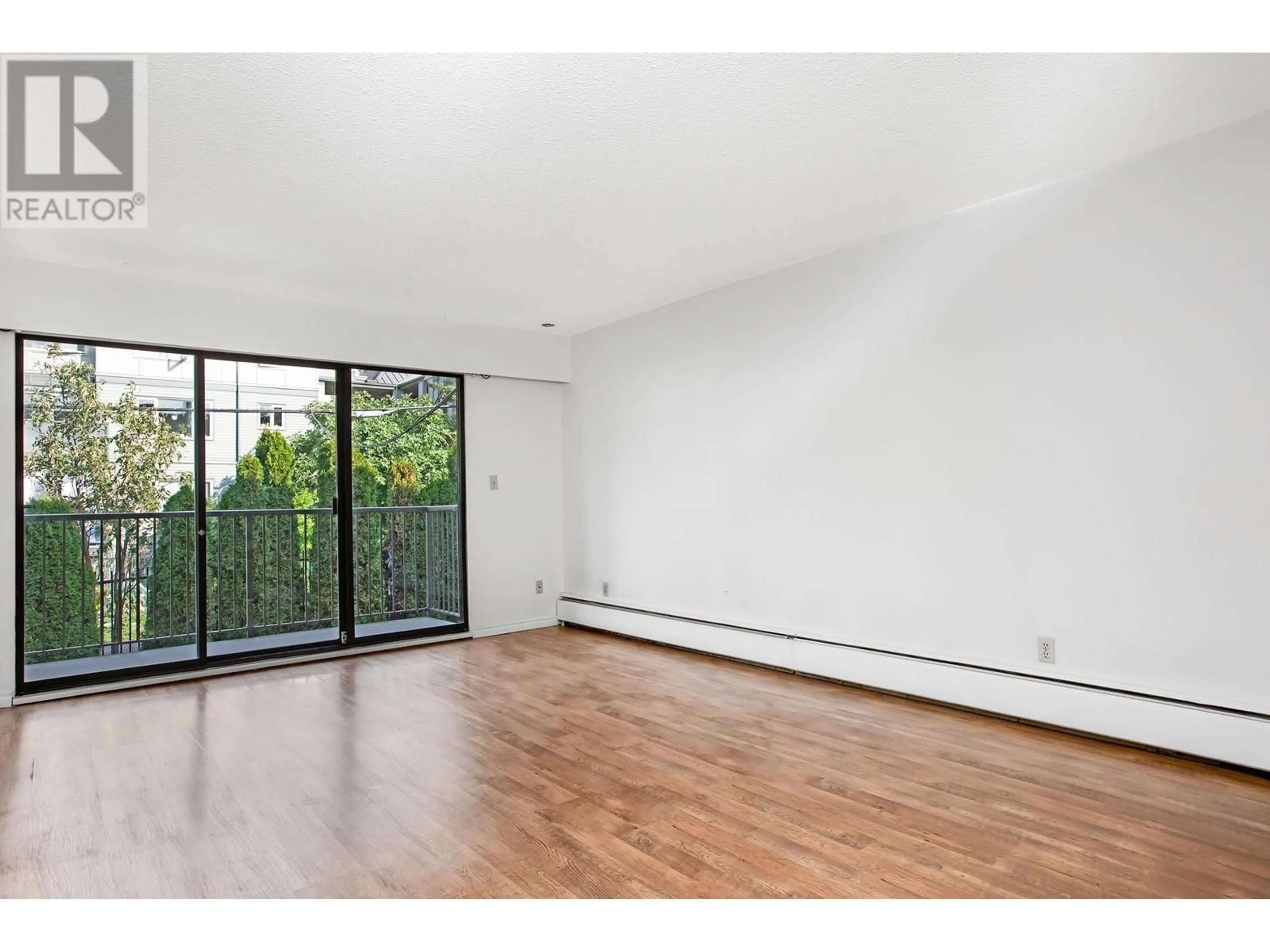 A pic of a room for 204 - 1585 4TH AVENUE, Vancouver British Columbia V5N1J7