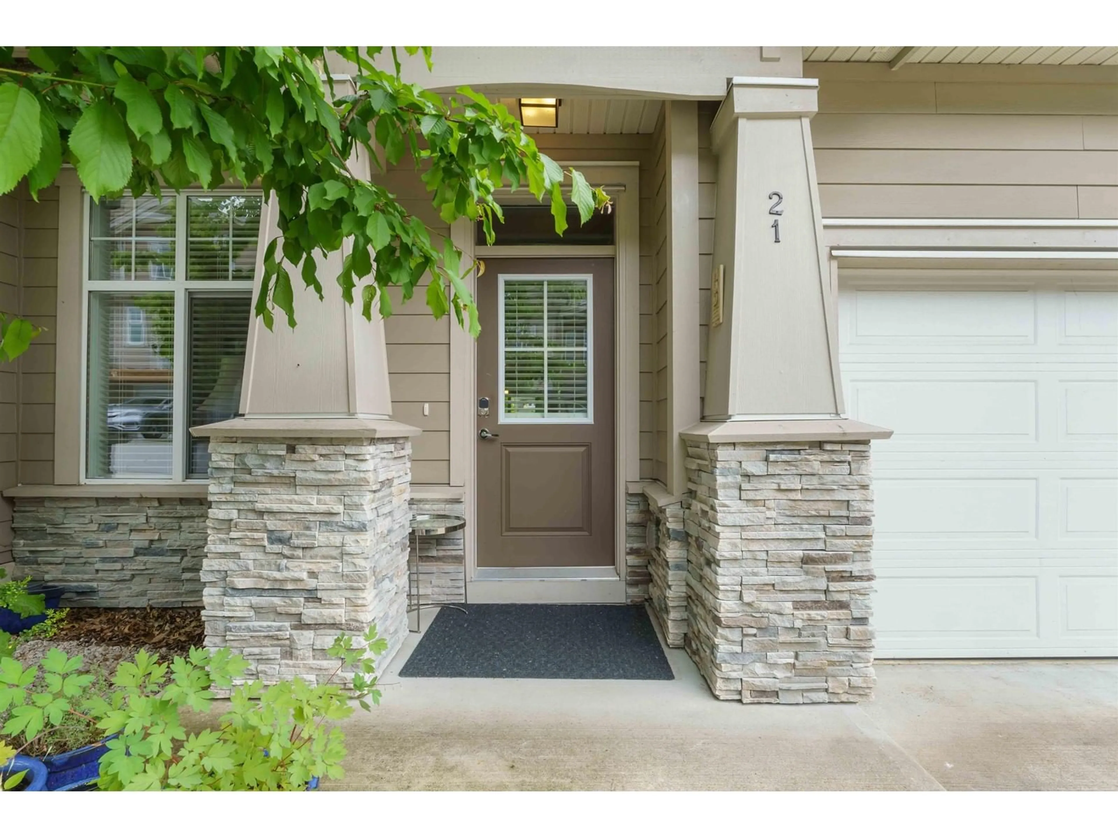 Indoor entryway for 21 - 7138 210, Langley British Columbia V2Y0V7