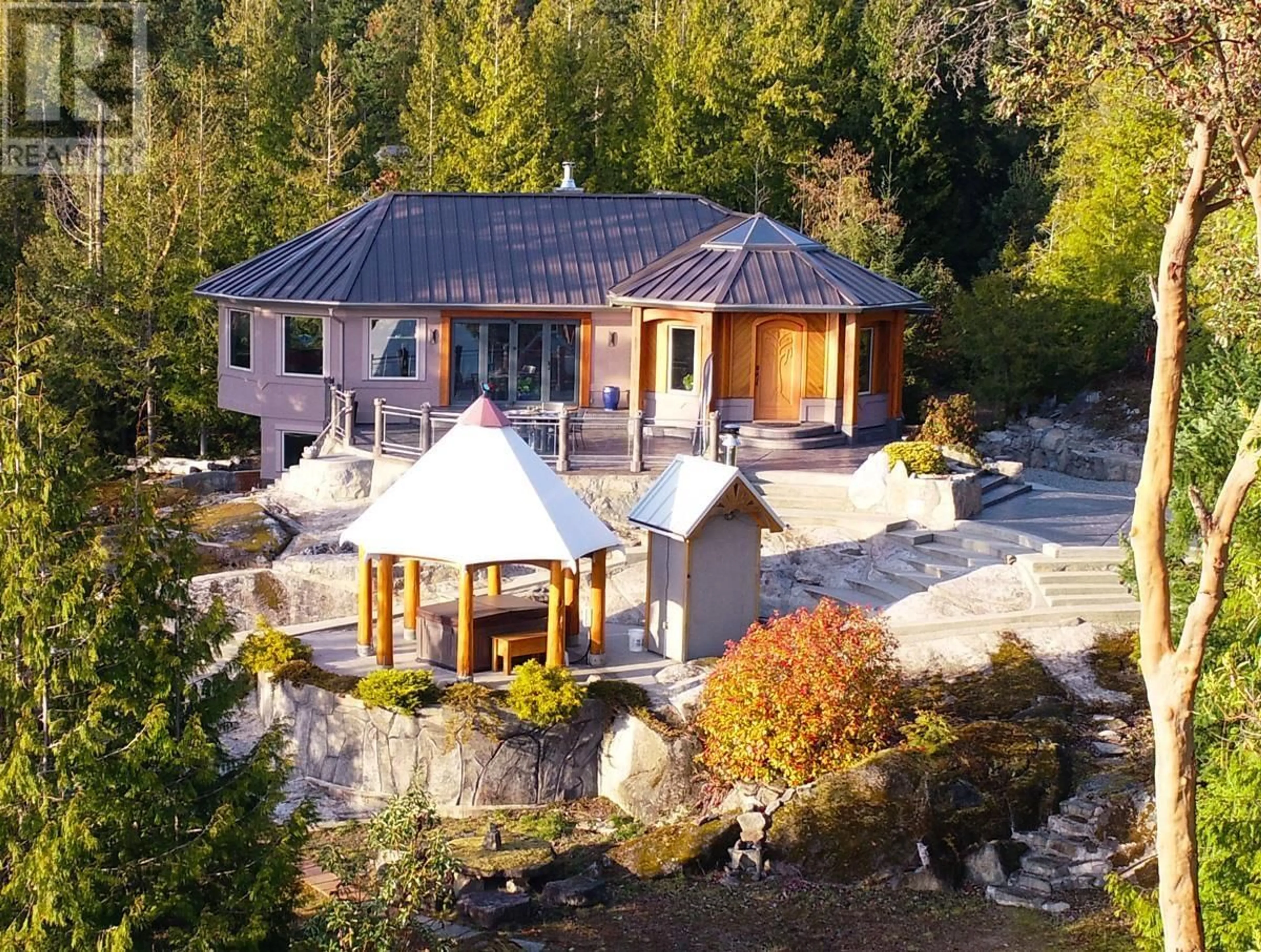 A pic from outside/outdoor area/front of a property/back of a property/a pic from drone, unknown for 10664 WOOD BAY HEIGHTS ROAD, Halfmoon Bay British Columbia V7Z1B8