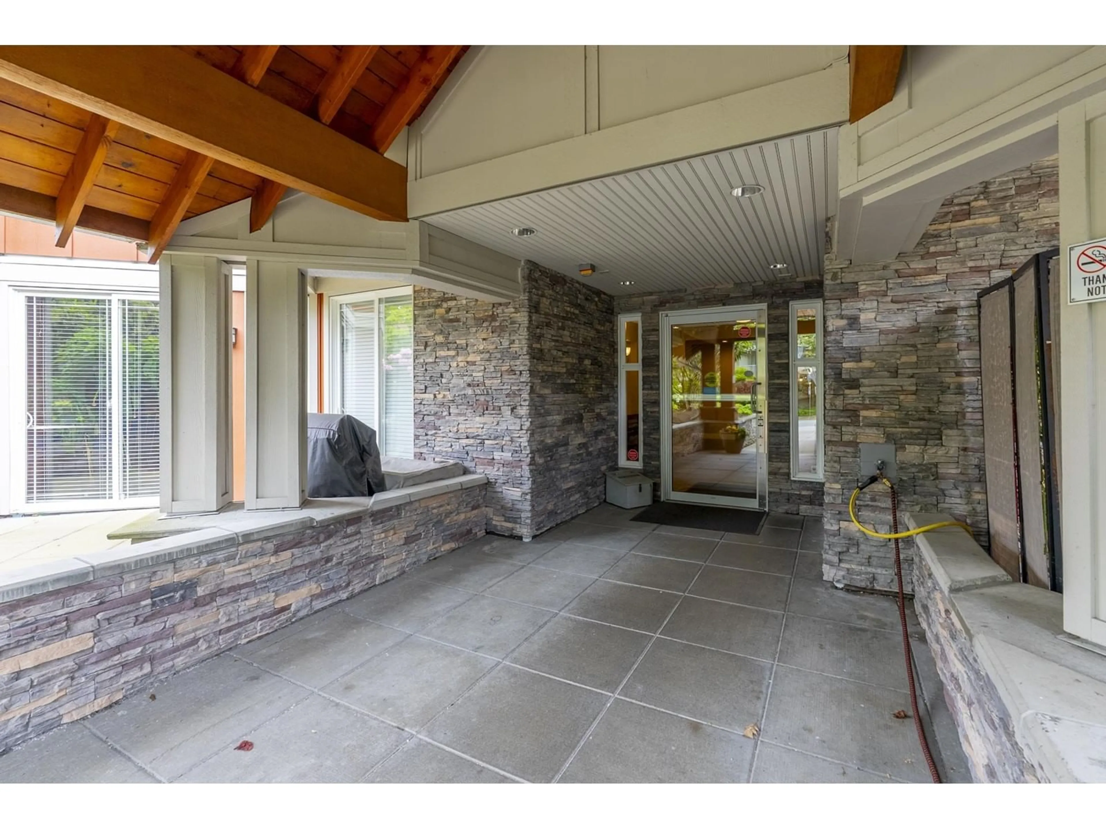 Indoor entryway for 309 - 15368 16A, Surrey British Columbia V4A1S9