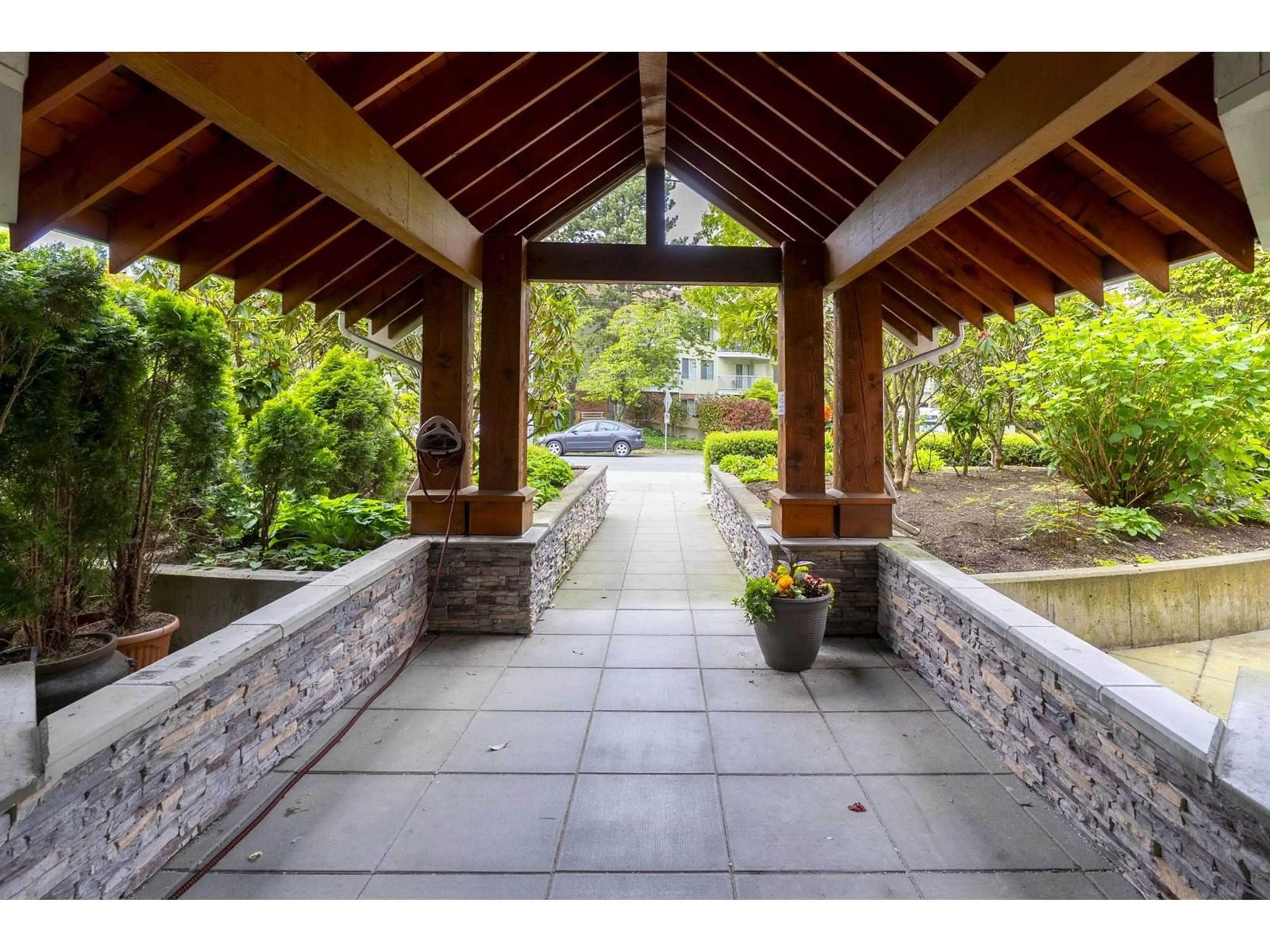 Indoor foyer for 309 - 15368 16A, Surrey British Columbia V4A1S9