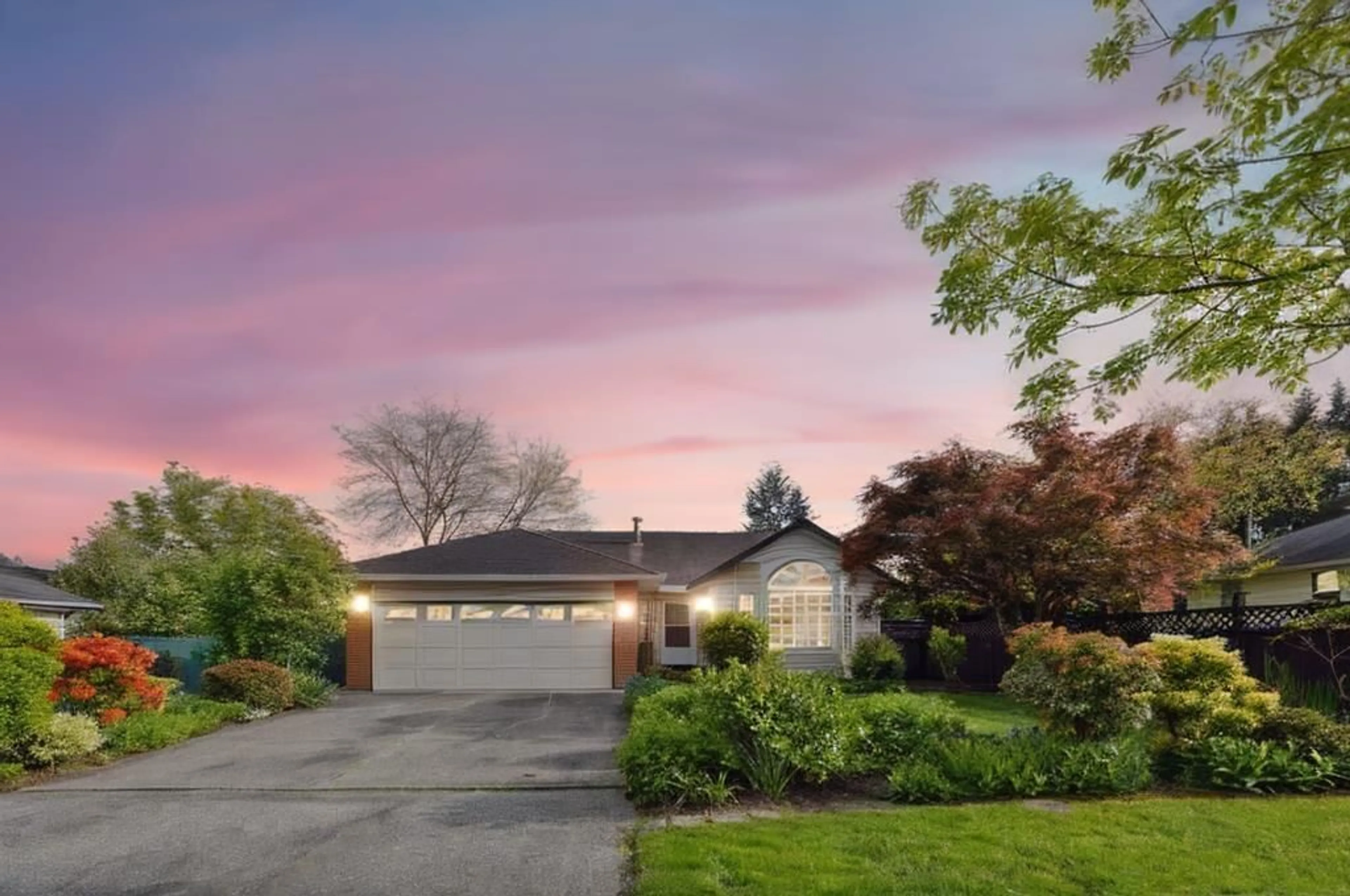 A pic from outside/outdoor area/front of a property/back of a property/a pic from drone, street for 16424 12, Surrey British Columbia V4A9H6