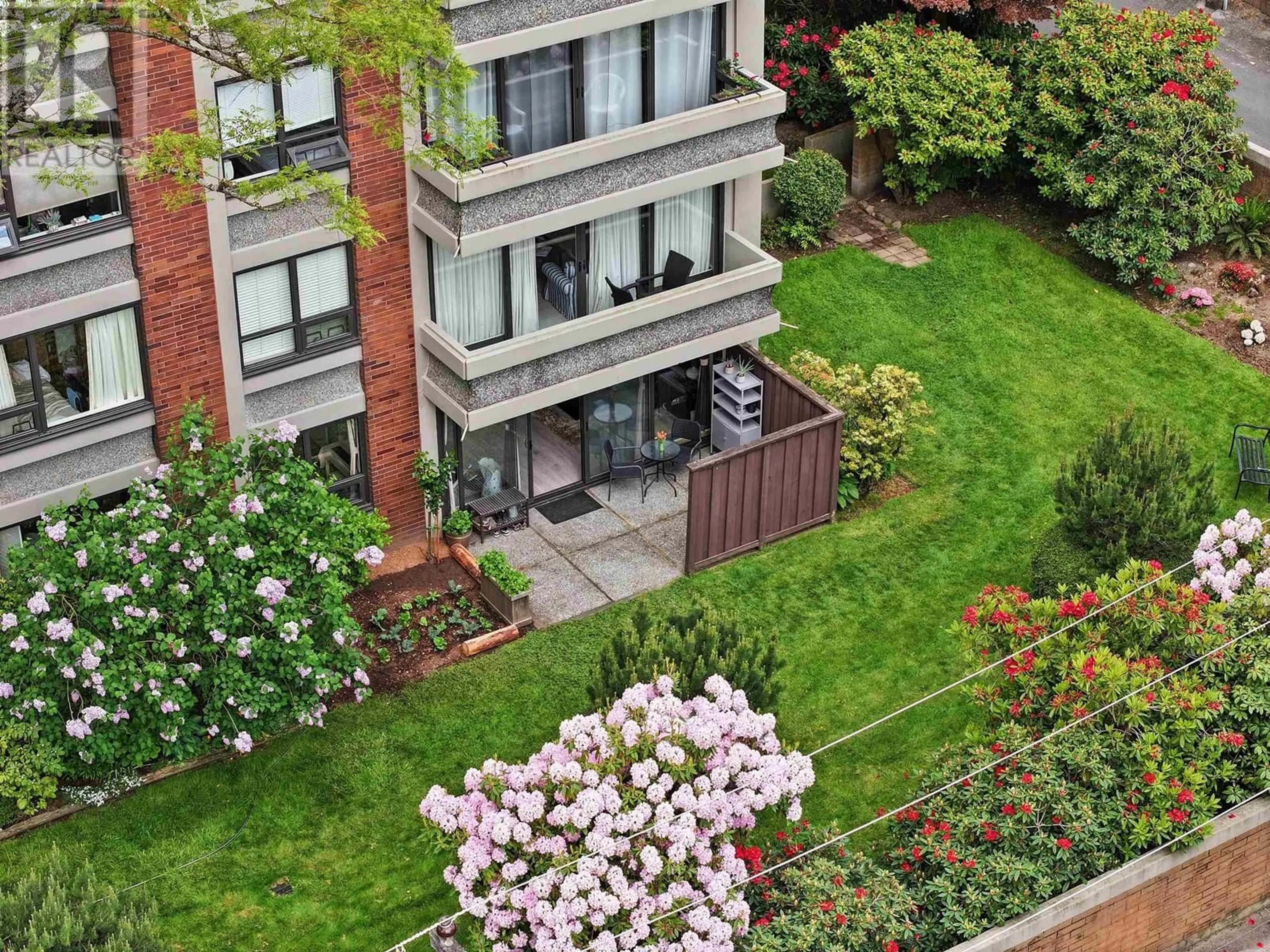 A pic from outside/outdoor area/front of a property/back of a property/a pic from drone, city buildings view from balcony for 104 - 5350 BALSAM STREET, Vancouver British Columbia V6M4B4