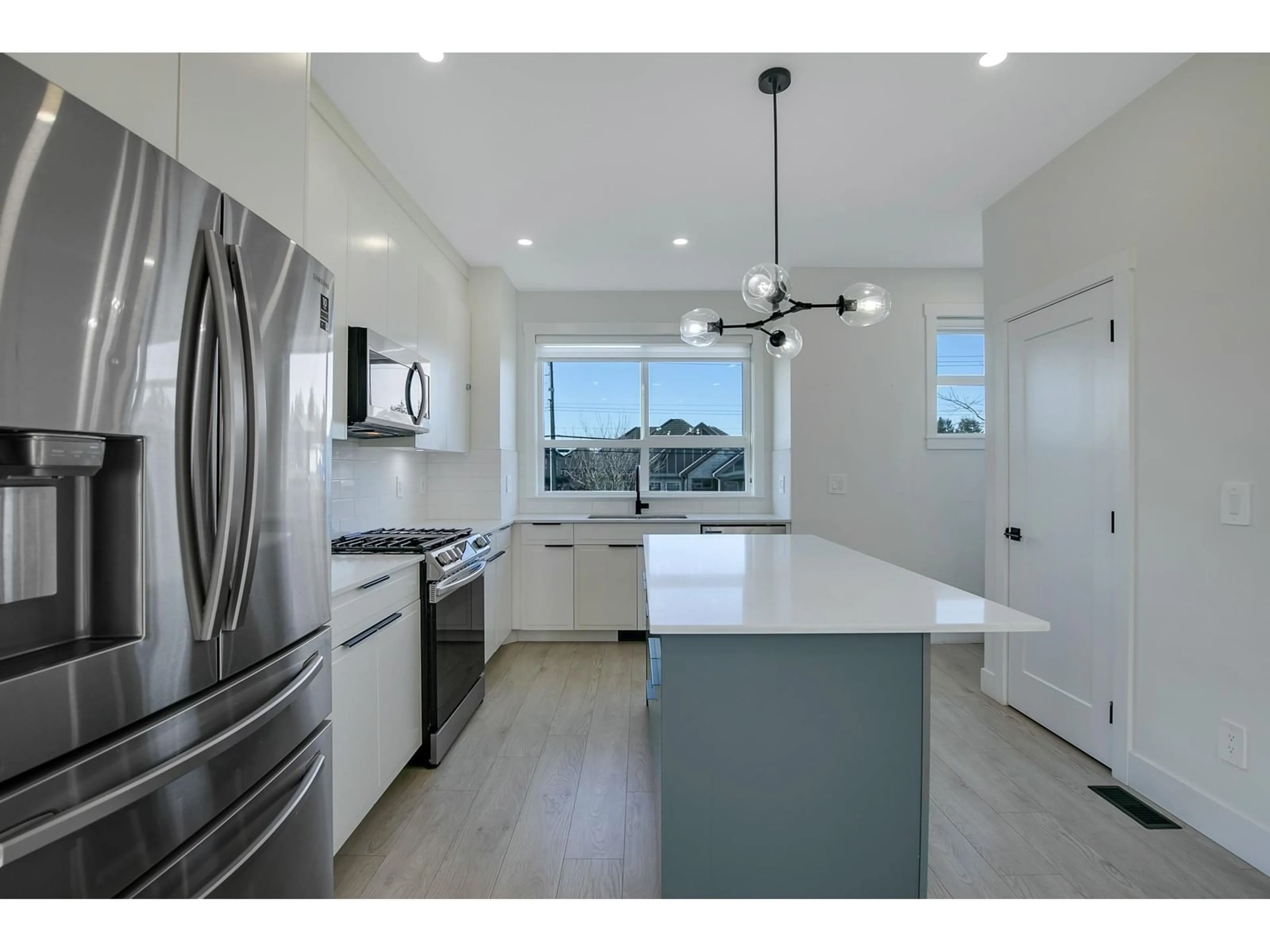 Open concept kitchen, unknown for 32 - 6138 128, Surrey British Columbia V3X0K9