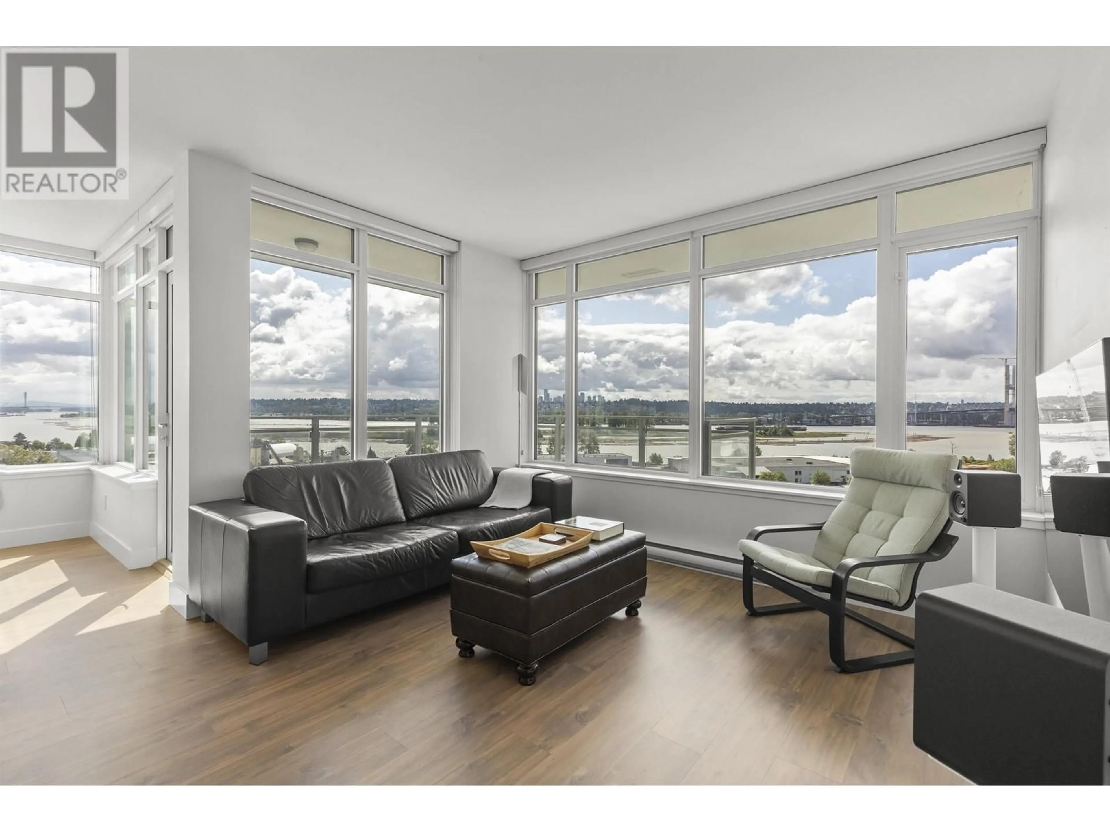 Living room with furniture, wood/laminate floor for 710 - 258 NELSON'S COURT, New Westminster British Columbia V3L0J9