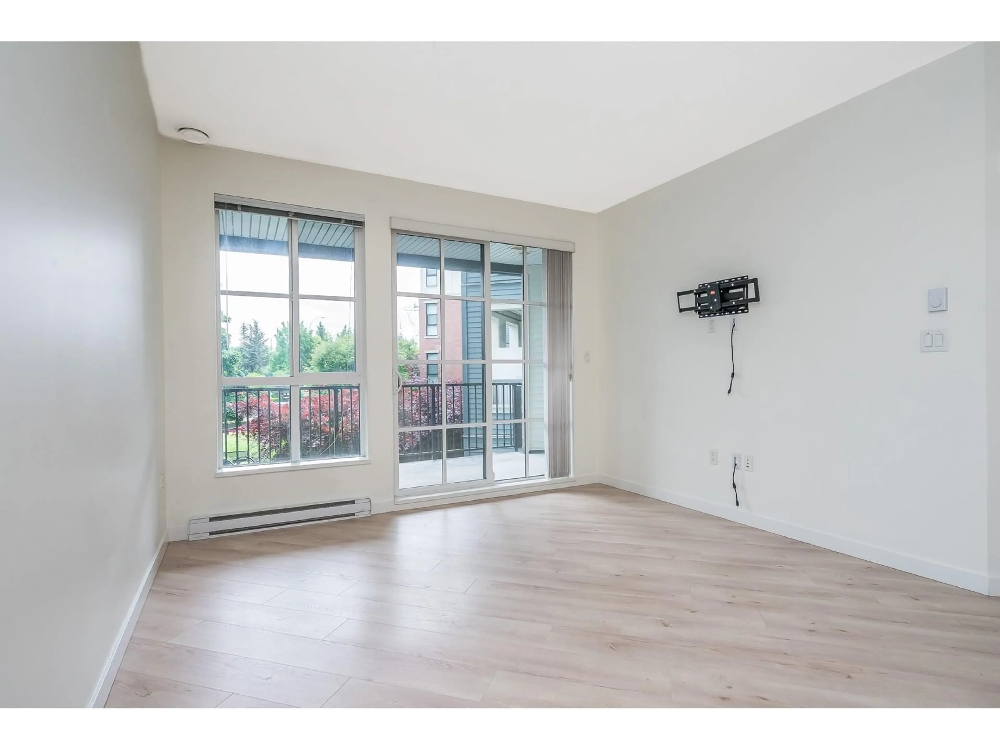 A pic of a room for 204 - 15168 33, Surrey British Columbia V3Z0N7