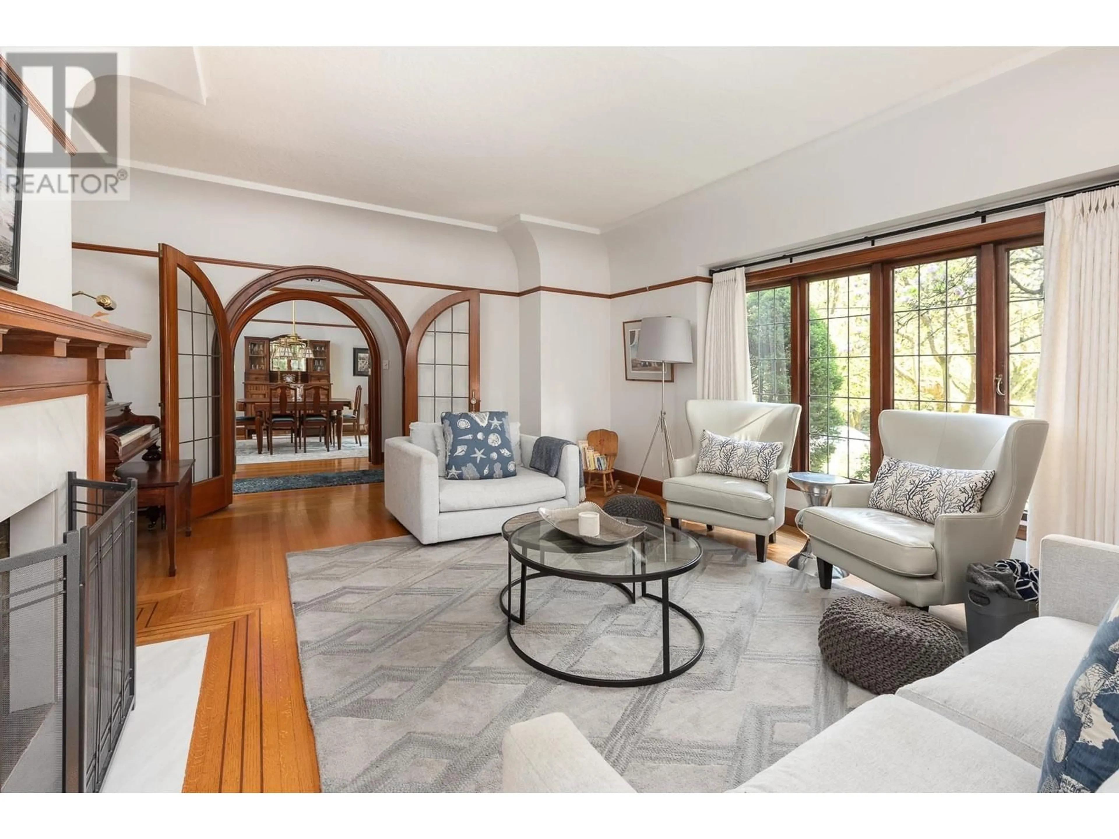 Living room with furniture, unknown for 505 QUEENS AVENUE, New Westminster British Columbia V3L1K2