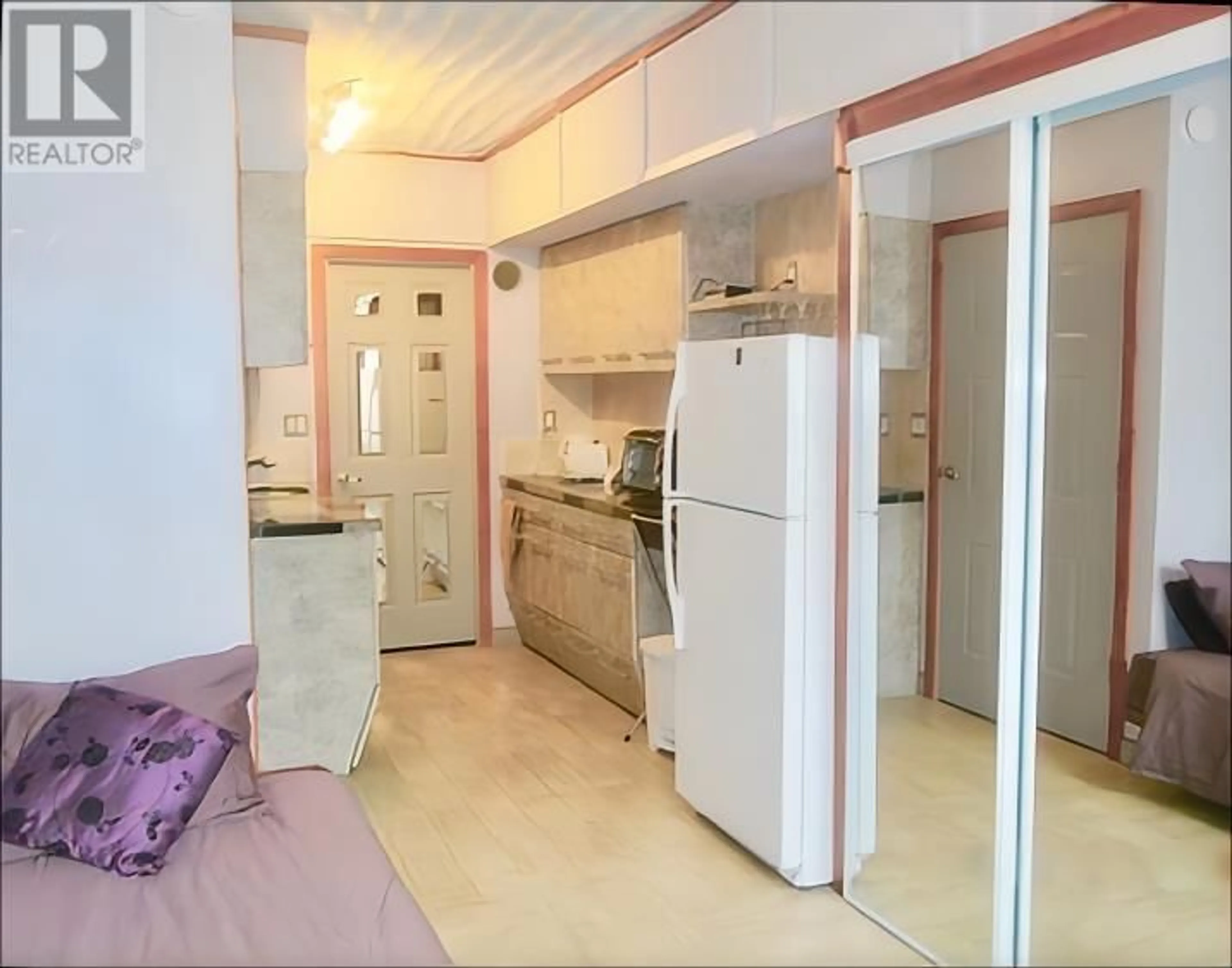 Standard kitchen, unknown for 368 33RD AVENUE, Vancouver British Columbia V5V2Z9