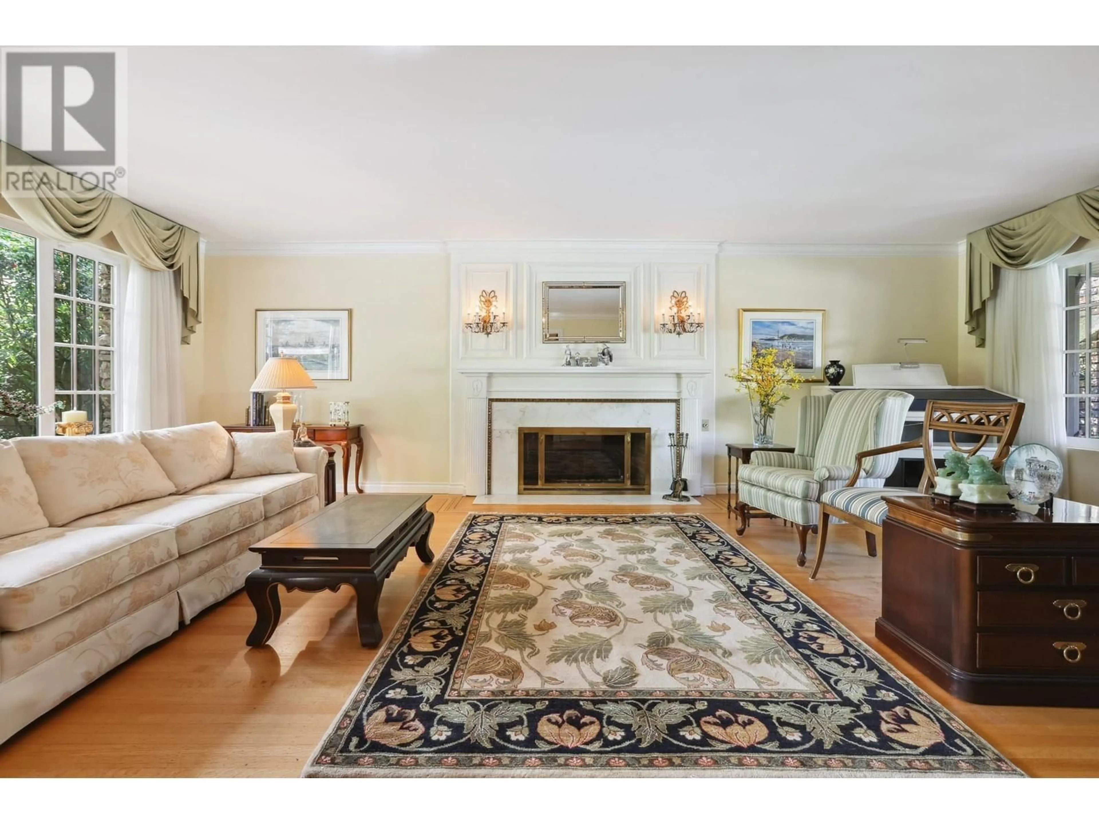 Living room with furniture, carpet floor for 6865 BALSAM STREET, Vancouver British Columbia V6P5W9