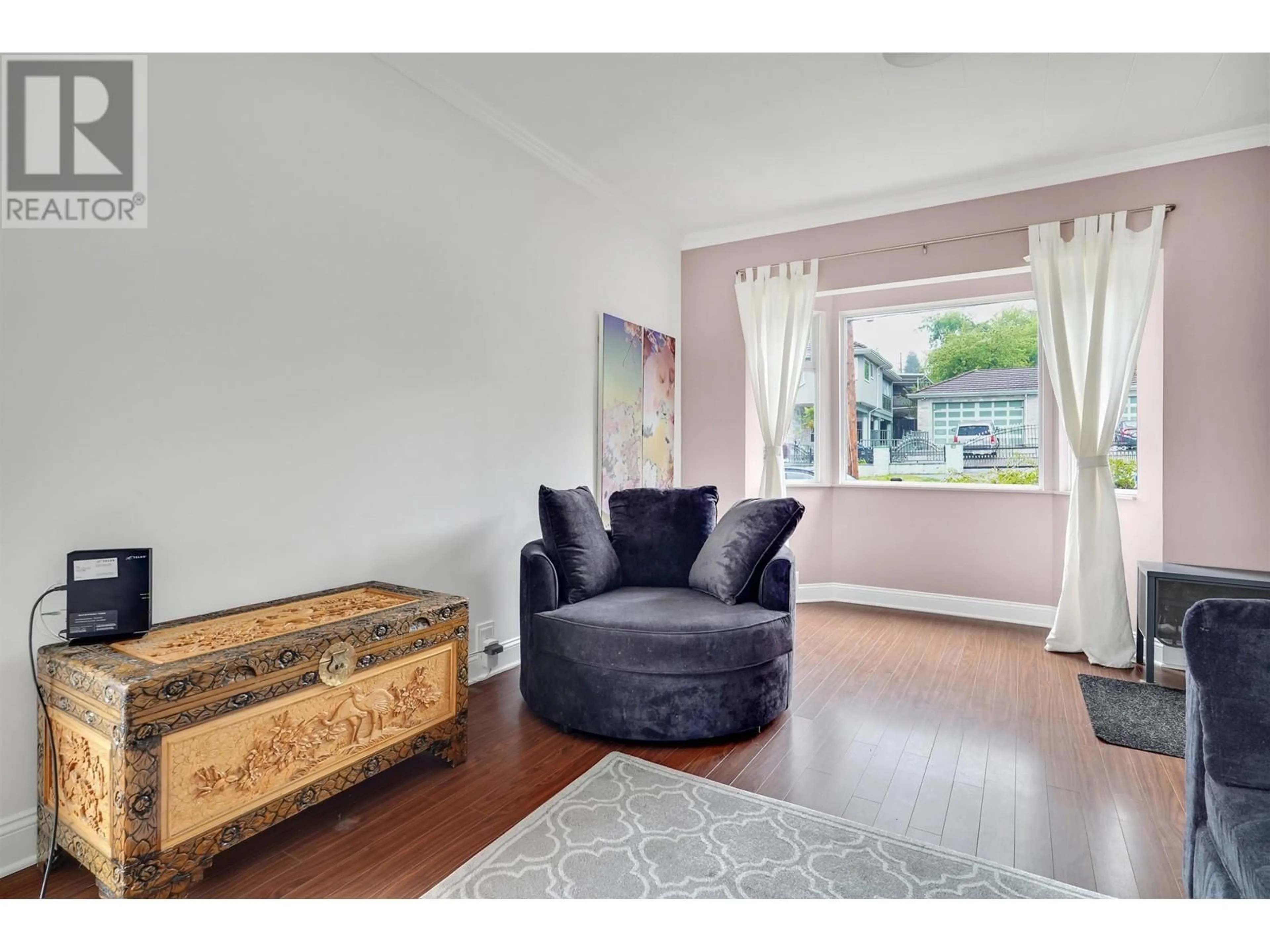 Living room with furniture, unknown for 1218 HAMILTON STREET, New Westminster British Columbia V3M2N2