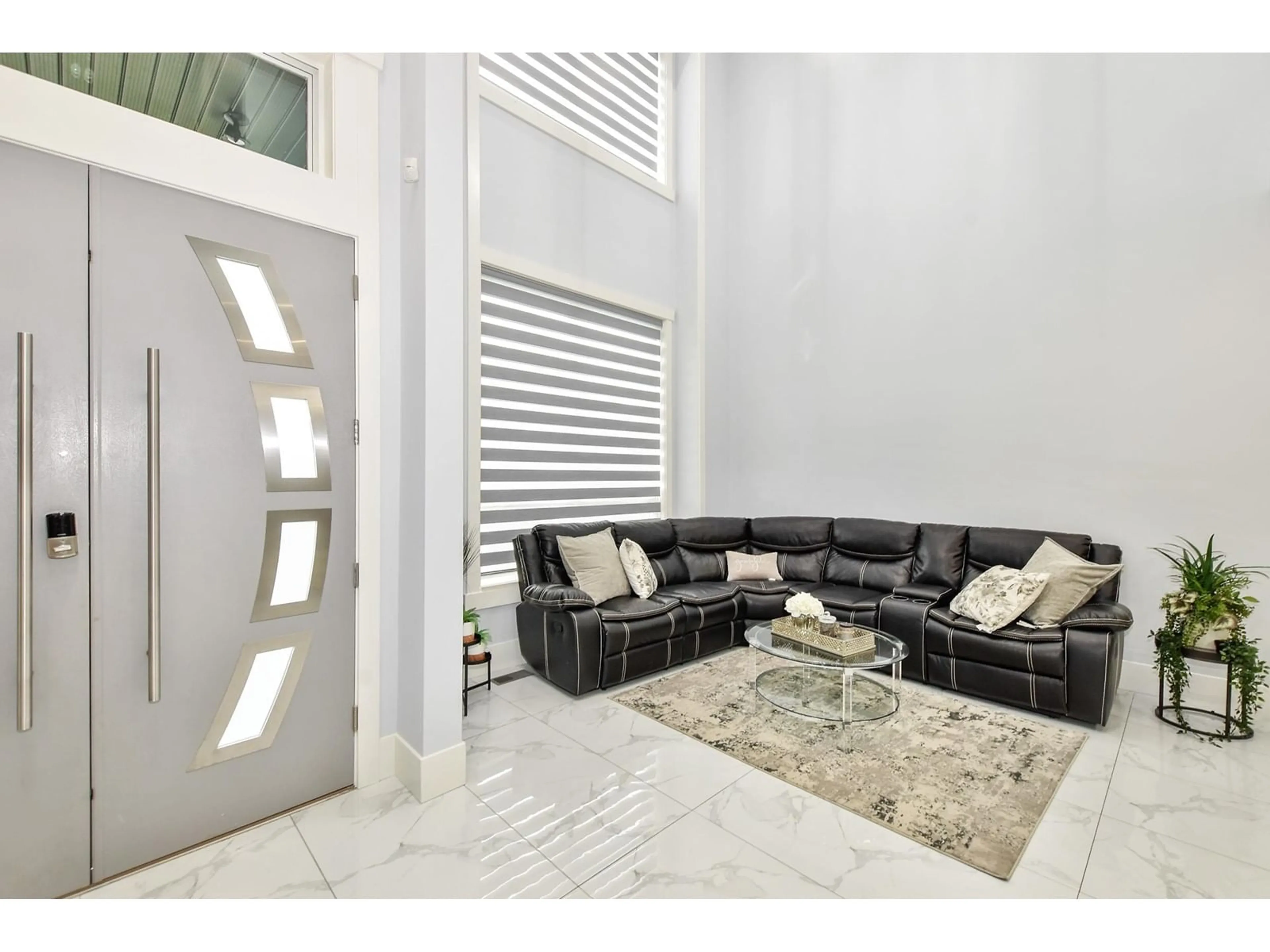 Living room with furniture, ceramic/tile floor for 2778 PRINCESS, Abbotsford British Columbia V2T2S6