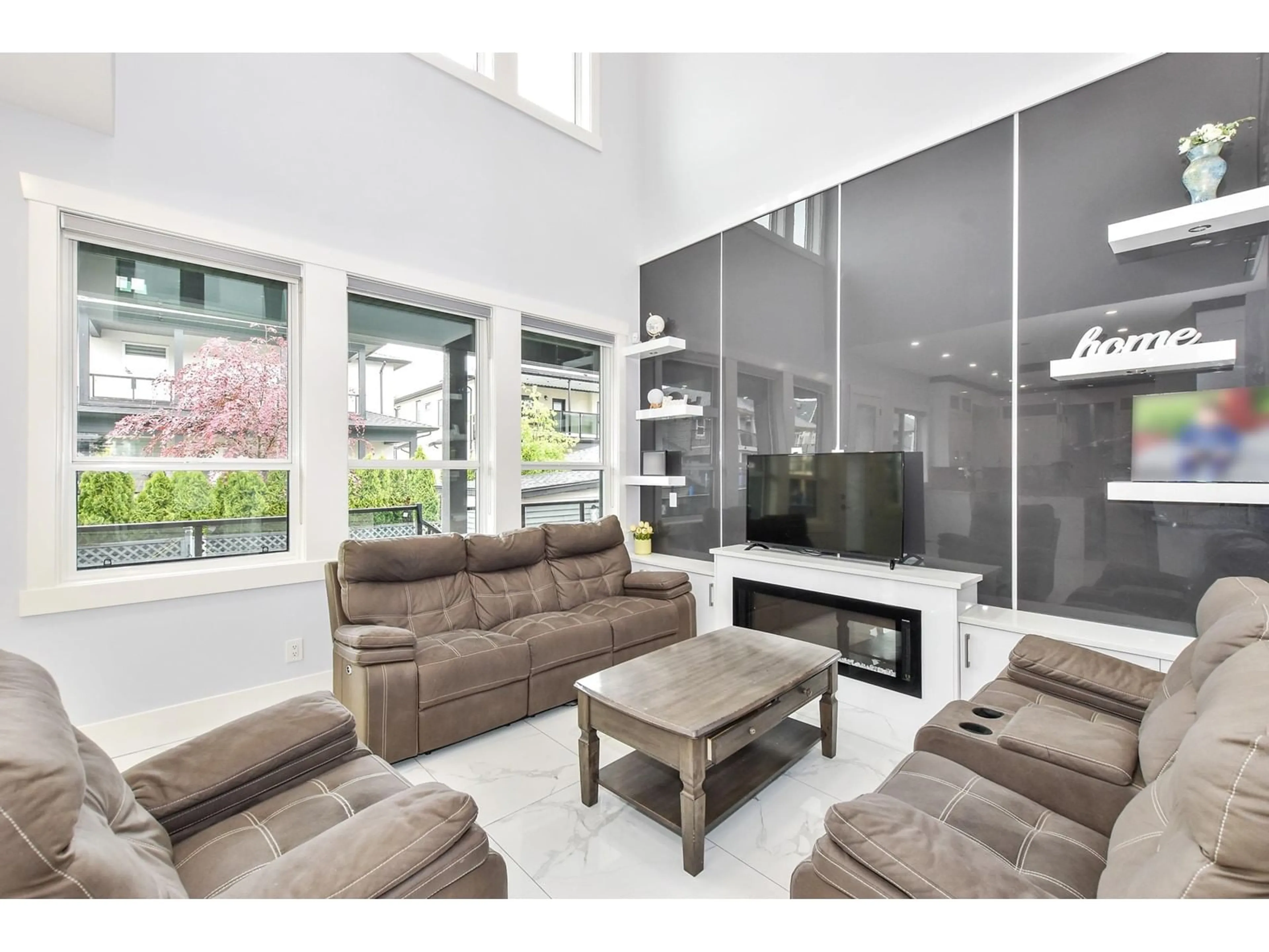Living room with furniture, unknown for 2778 PRINCESS, Abbotsford British Columbia V2T2S6