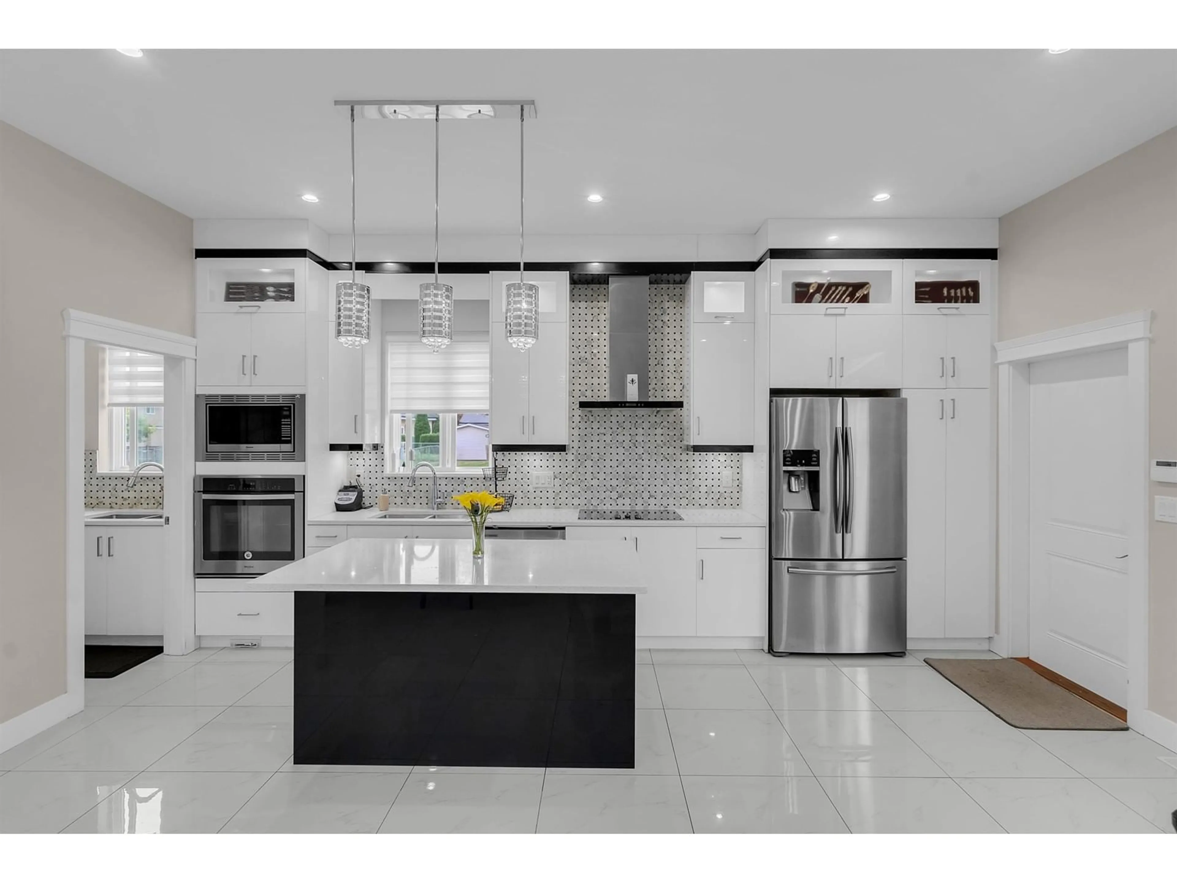 Contemporary kitchen, ceramic/tile floor for 13025 59A, Surrey British Columbia V3X0G5