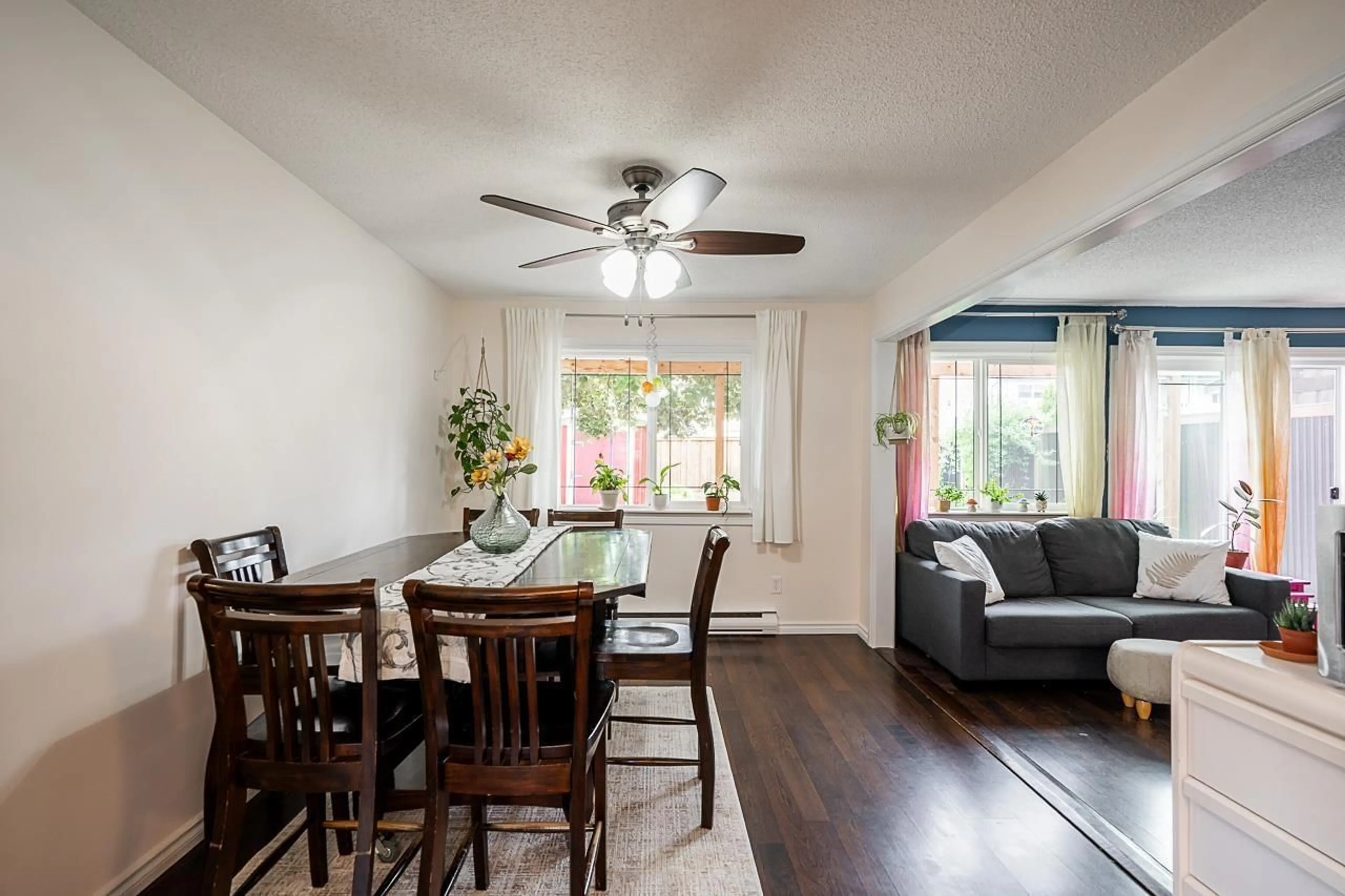 Dining room, wood/laminate floor for 2 - 46338 MCCAFFREY BOULEVARD, Chilliwack British Columbia V2P1E1