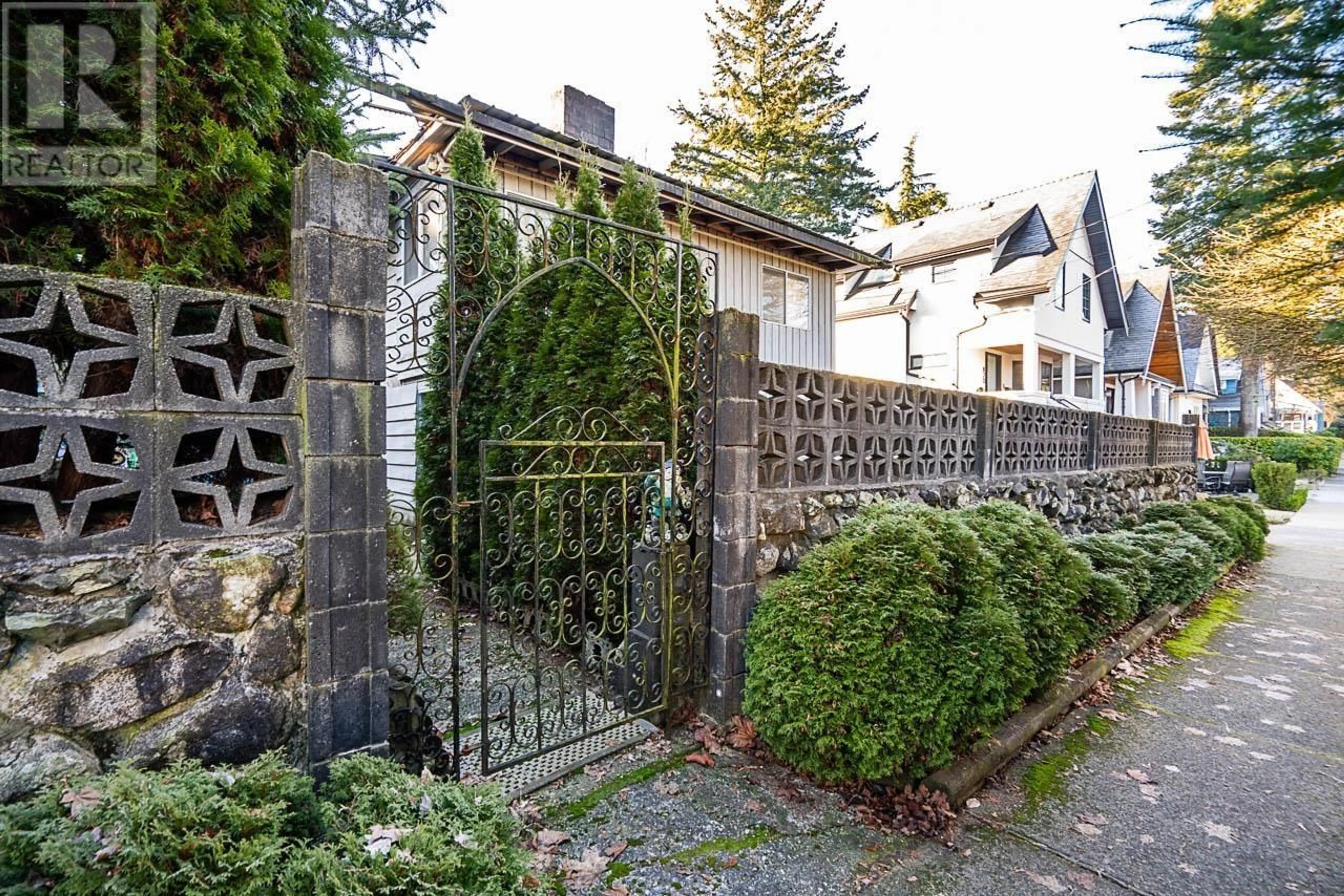 Patio, street for 814 23RD AVENUE, Vancouver British Columbia V5Z2A9