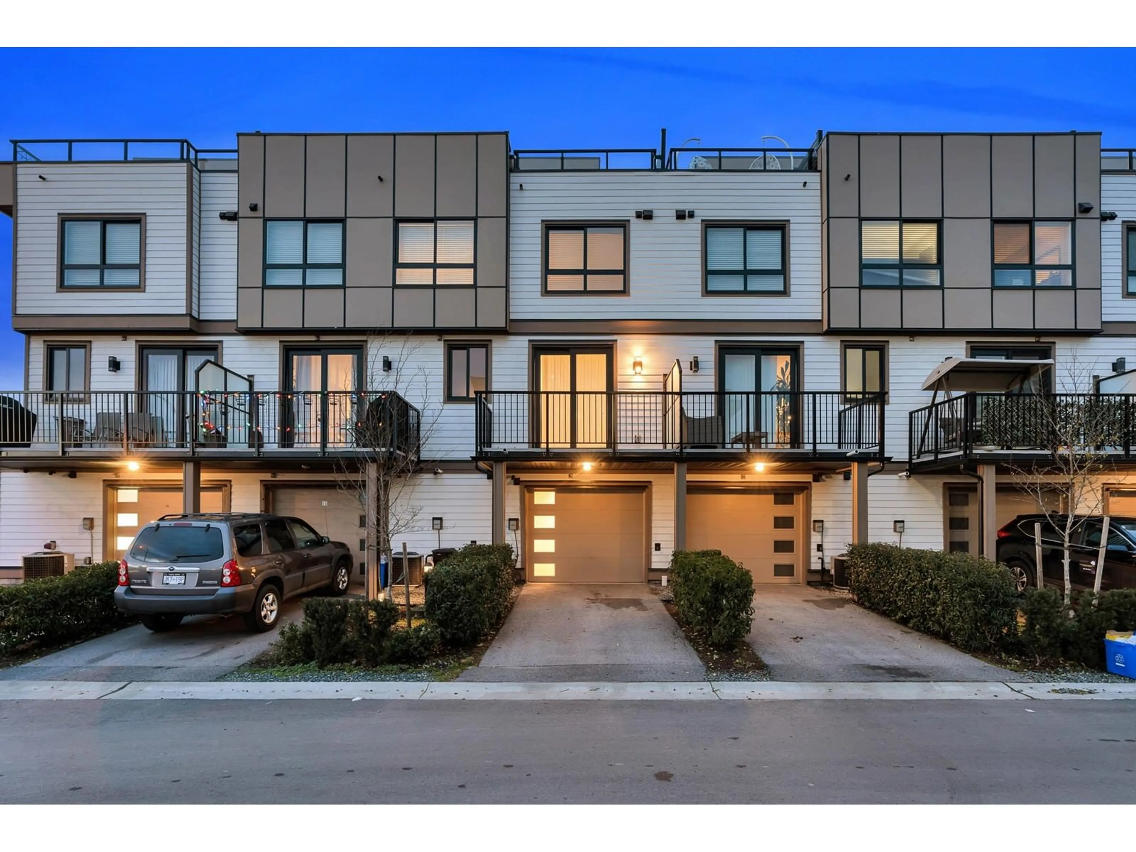 Unknown for 16 - 19624 56 AVENUE, Langley British Columbia V3A3X6