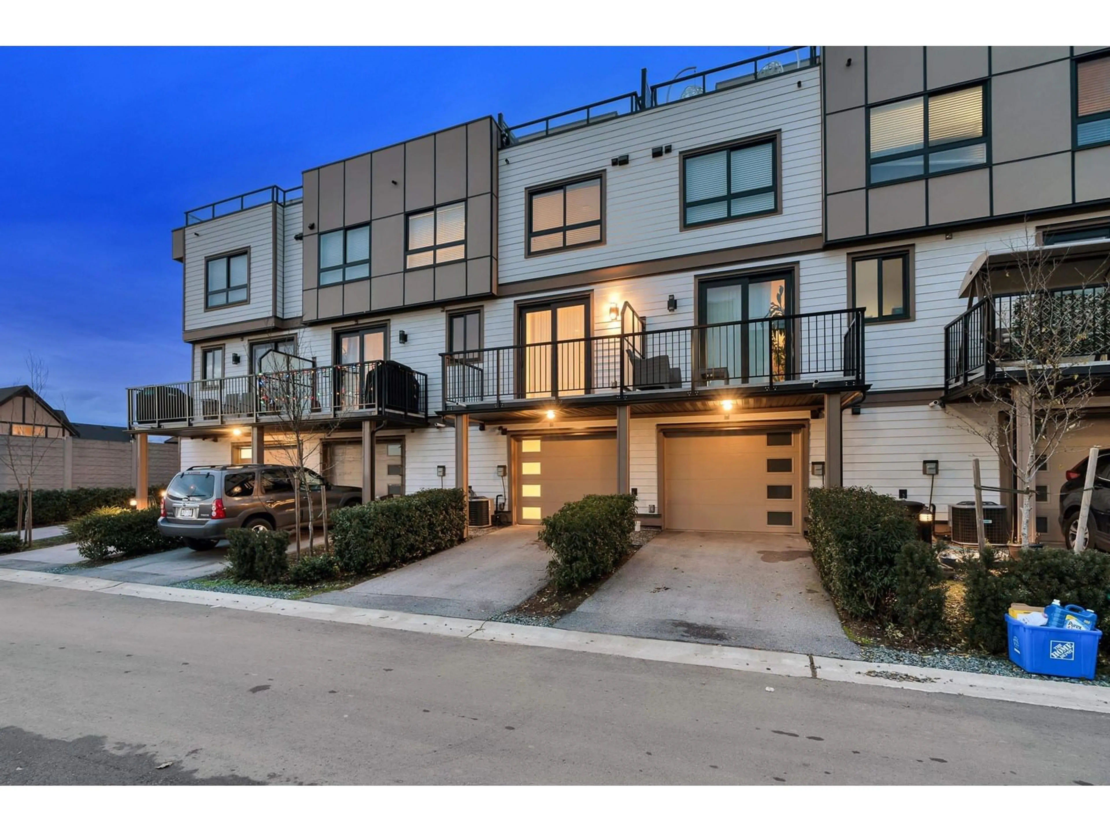 Home with brick exterior material, street for 16 - 19624 56 AVENUE, Langley British Columbia V3A3X6