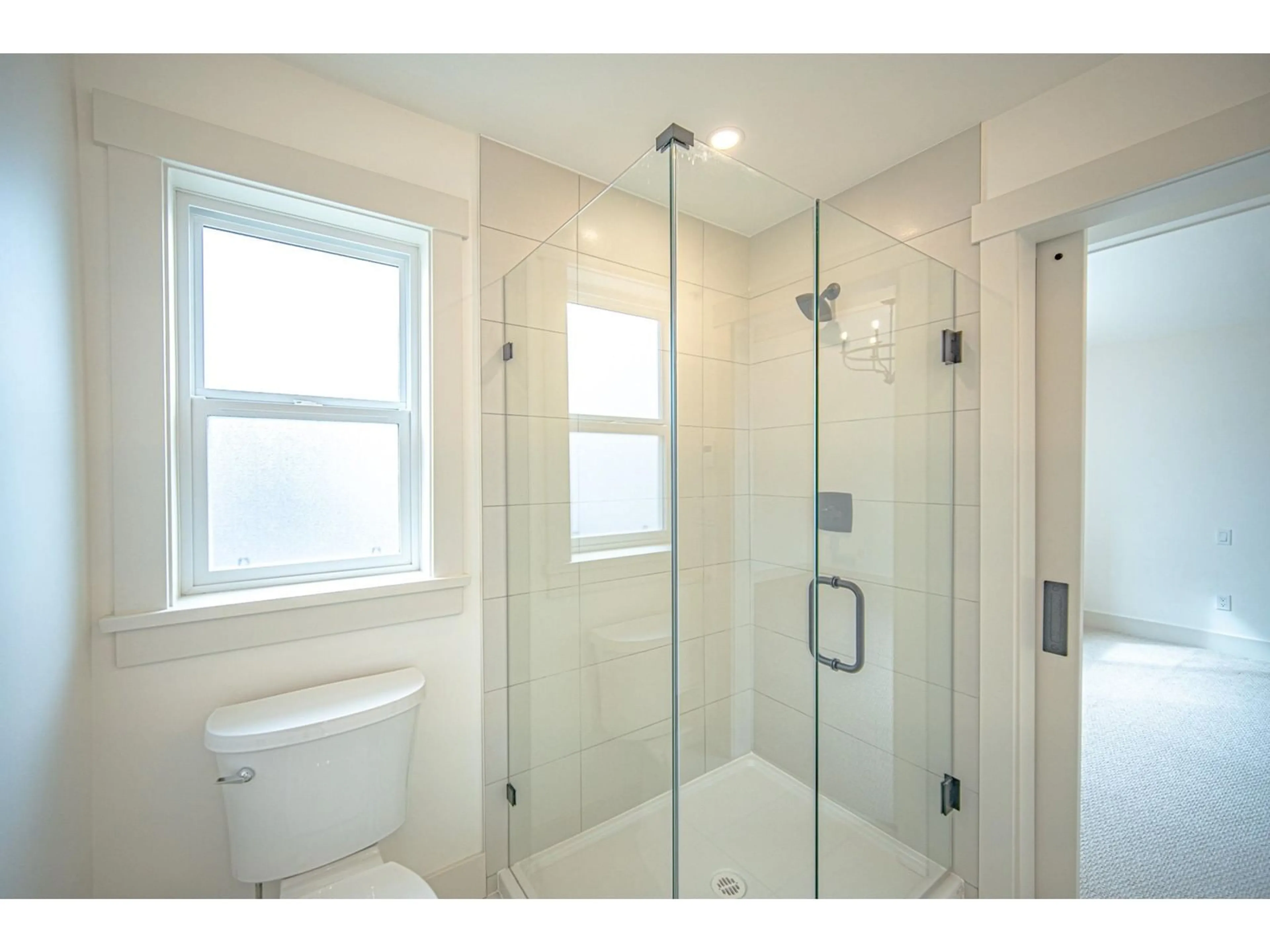 Contemporary bathroom, ceramic/tile floor for 19802 75A, Langley British Columbia V2Y5K3