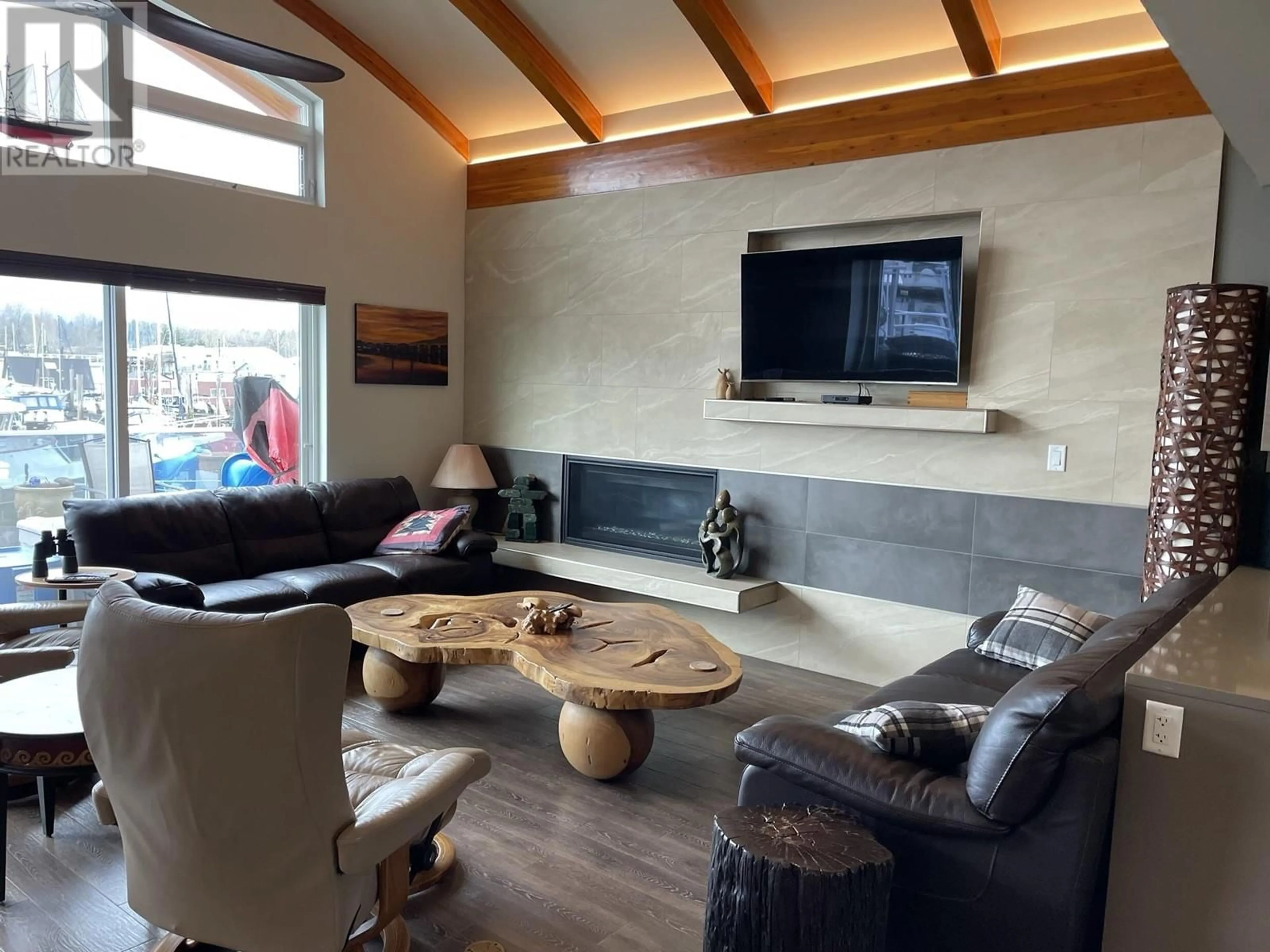 Living room with furniture, unknown for 29 - 415 ESPLANADE AVENUE, North Vancouver British Columbia V7M1A6