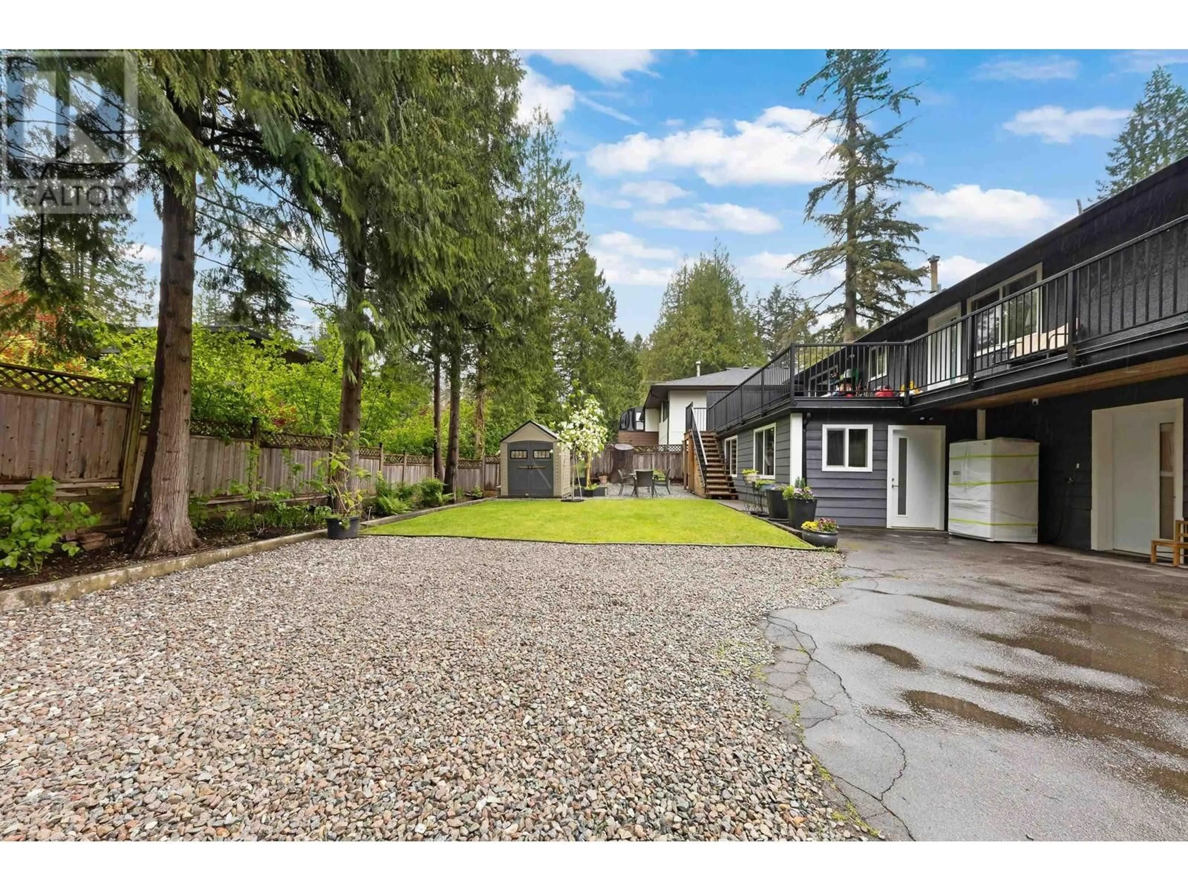 A pic from outside/outdoor area/front of a property/back of a property/a pic from drone, unknown for 4477 PRIMROSE LANE, North Vancouver British Columbia V7R4H1