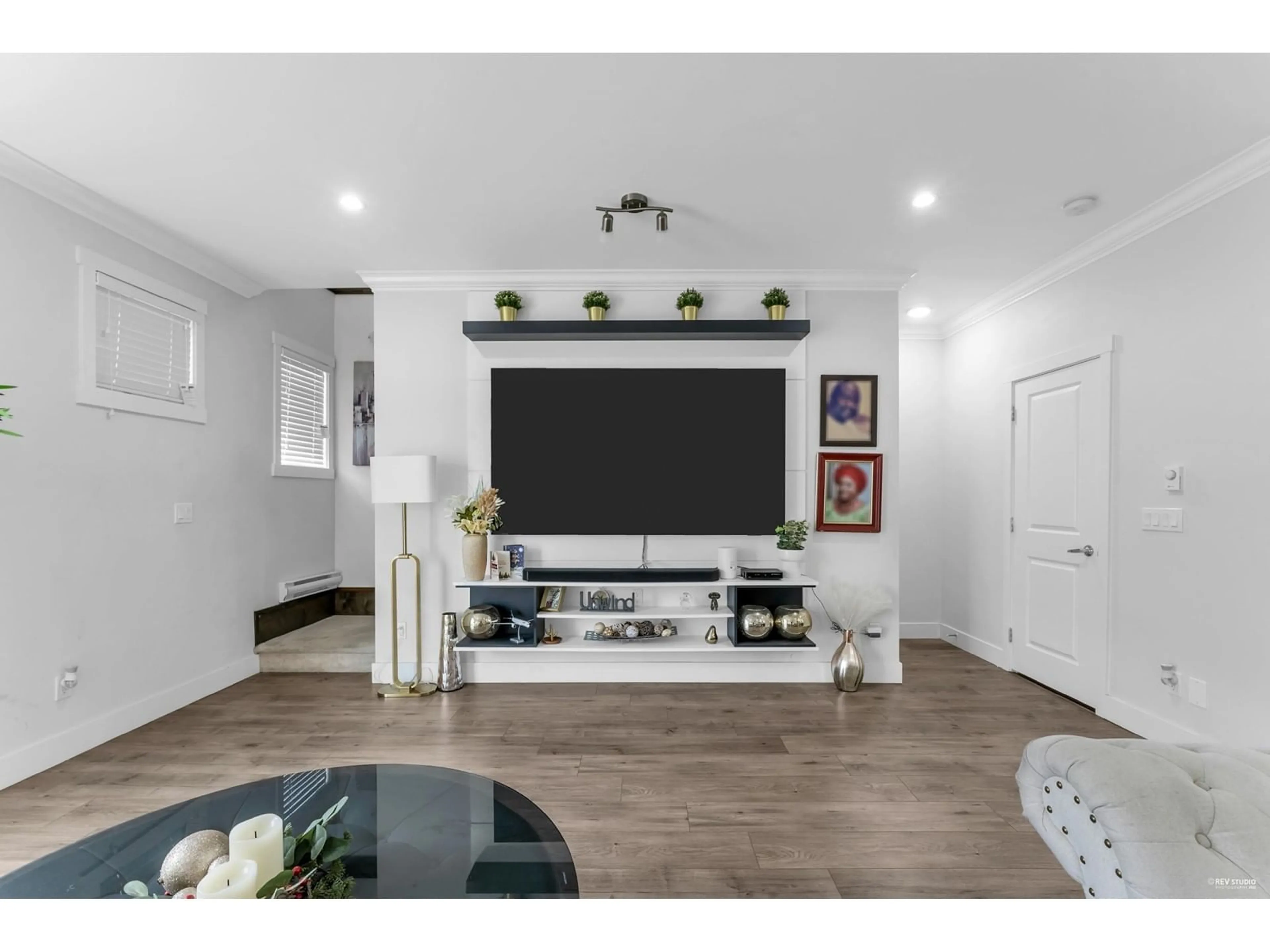 Home theater for 55 - 13898 64, Surrey British Columbia V3W1L6