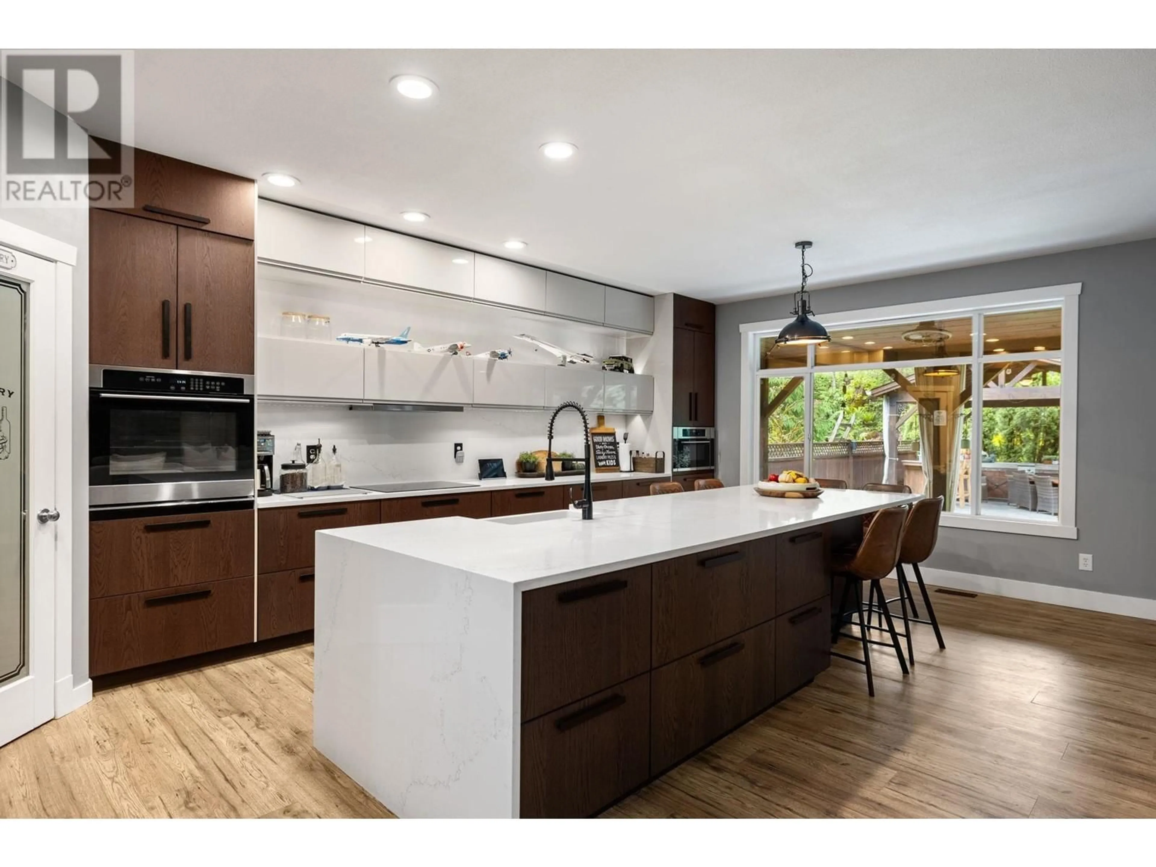 Contemporary kitchen, unknown for 23072 FOREMAN DRIVE, Maple Ridge British Columbia V4R2X3