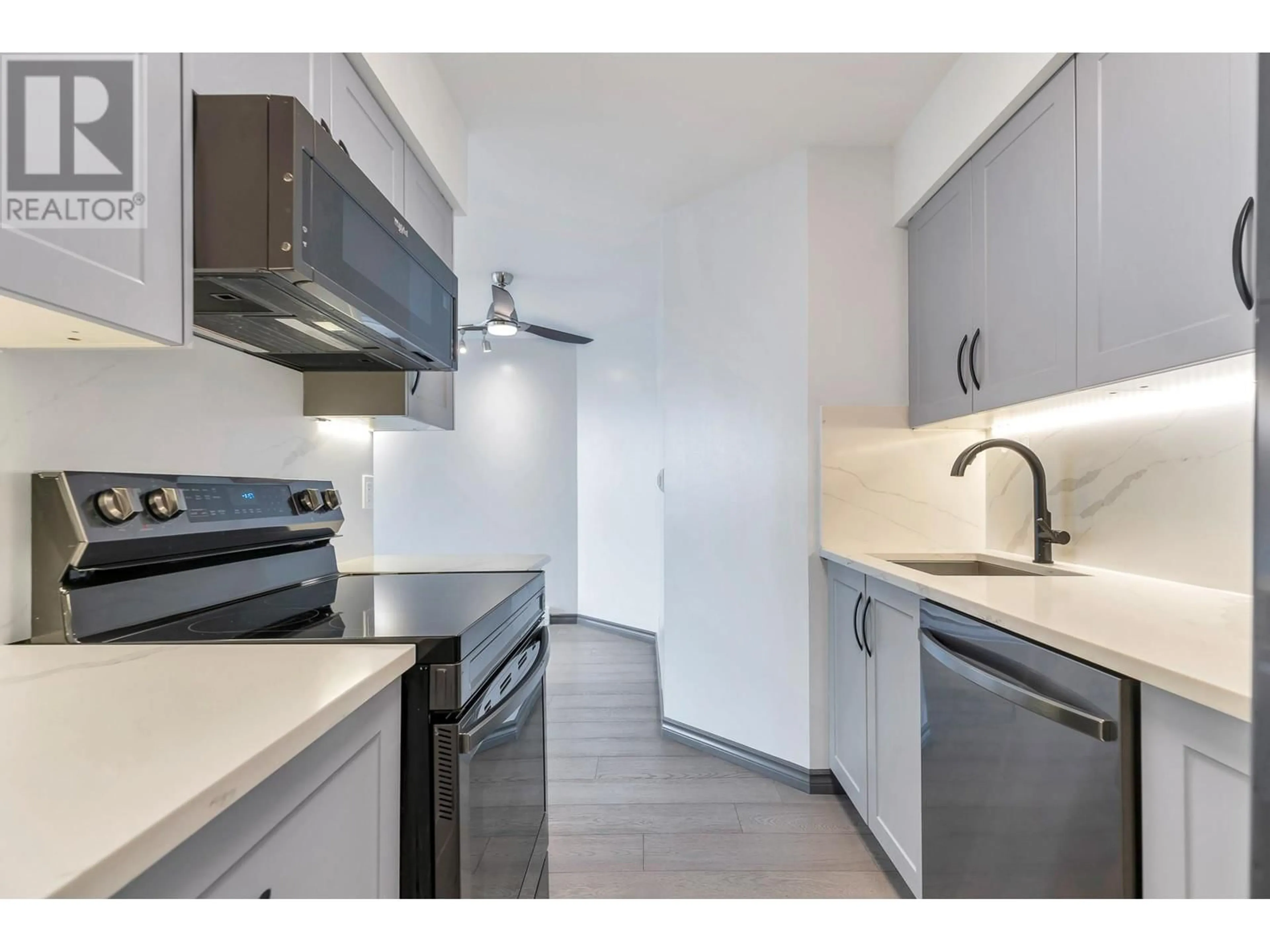 Standard kitchen, unknown for 605 - 3740 ALBERT STREET, Burnaby British Columbia V5C5Y7