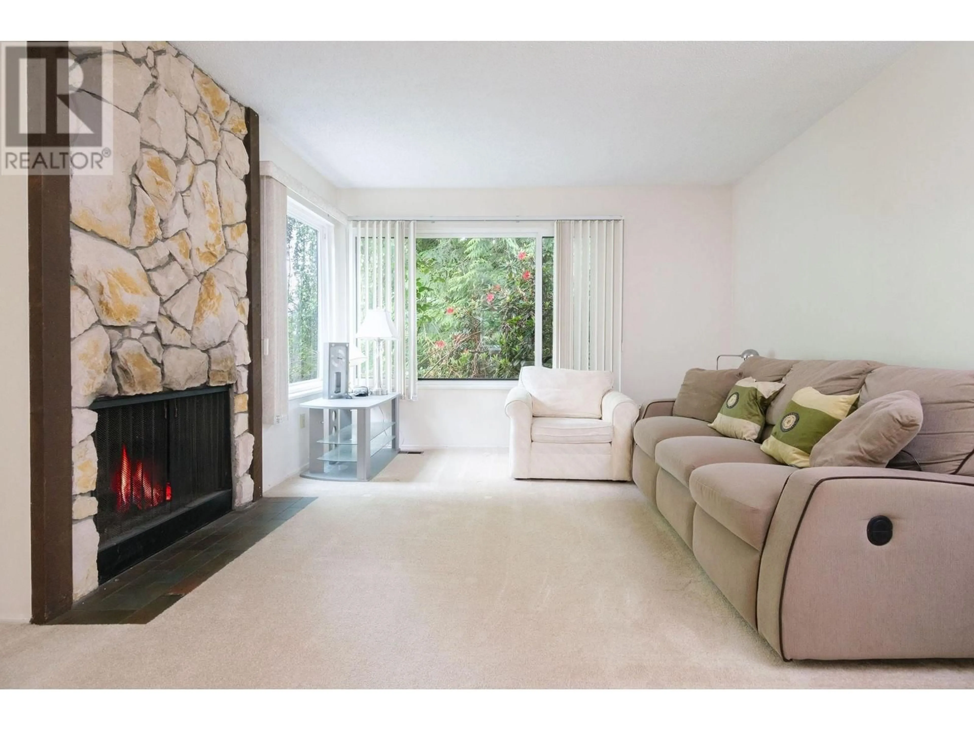 Living room with furniture, unknown for 4728 WILLOWDALE PLACE, Burnaby British Columbia V5G4B4
