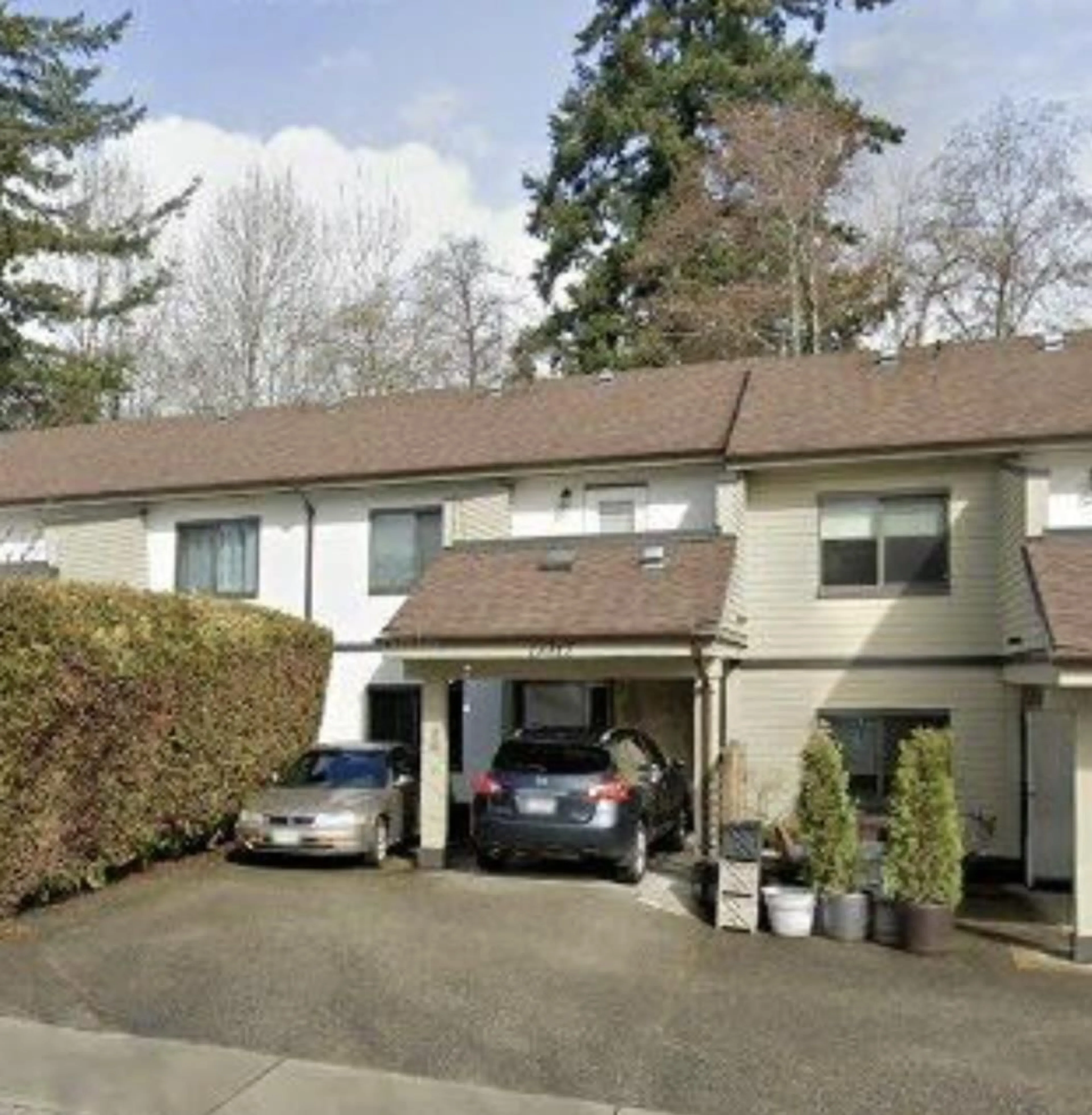 A pic from outside/outdoor area/front of a property/back of a property/a pic from drone, street for 13317 70B, Surrey British Columbia V3W7Z3