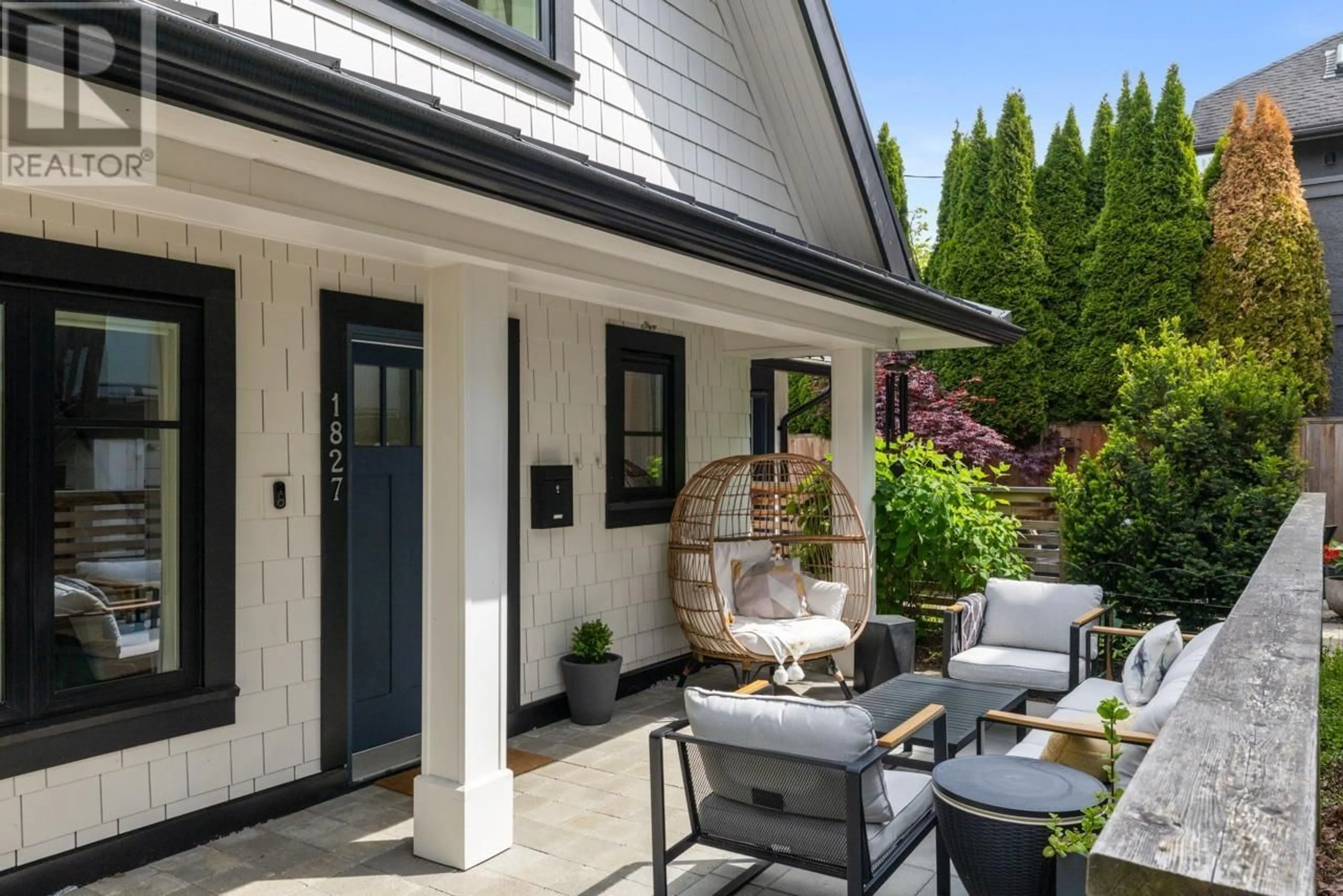 Patio, street for 1827 15TH AVENUE, Vancouver British Columbia V6J2K9