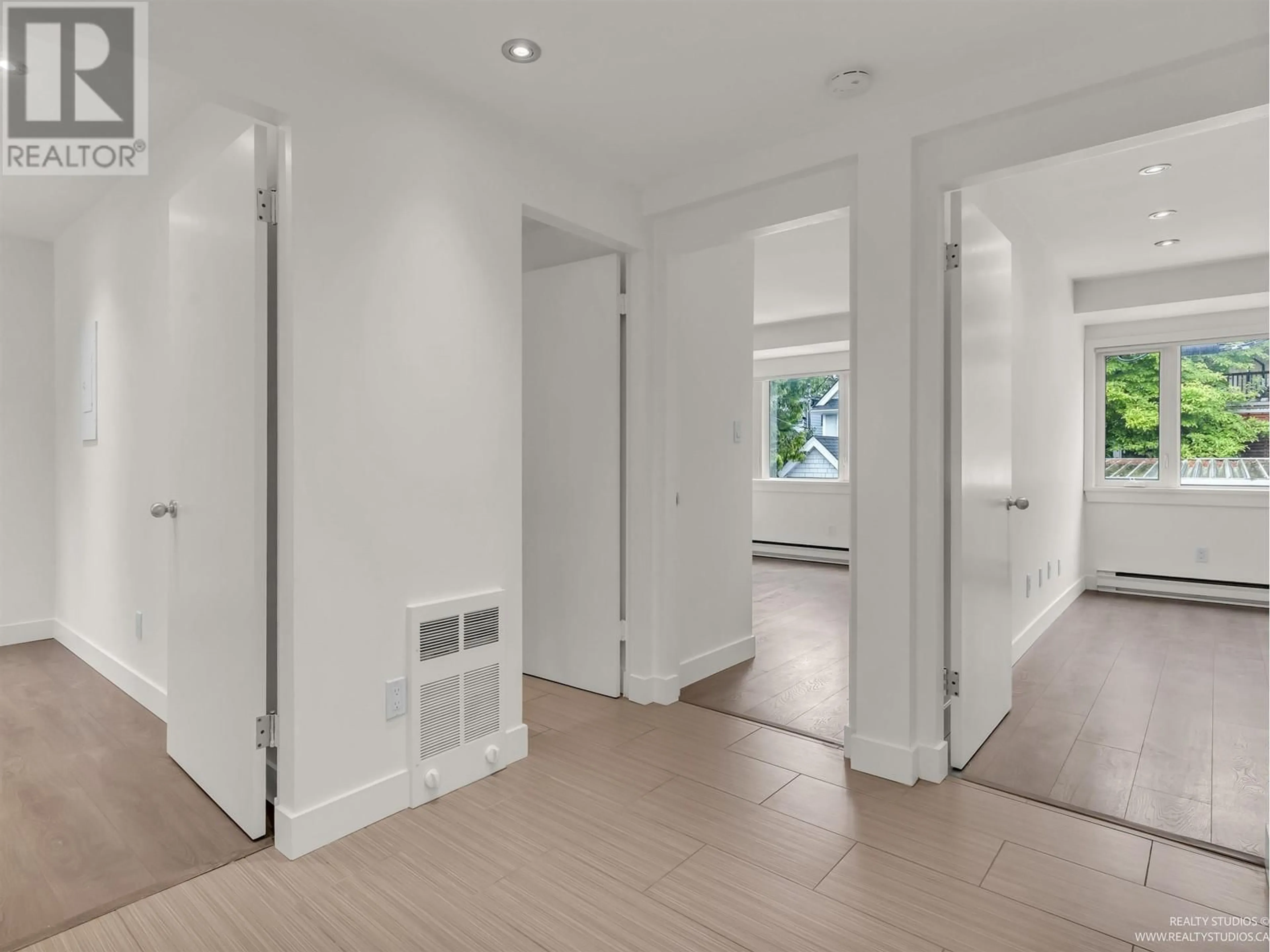 Unknown for 3549 4TH AVENUE, Vancouver British Columbia V6R1N9