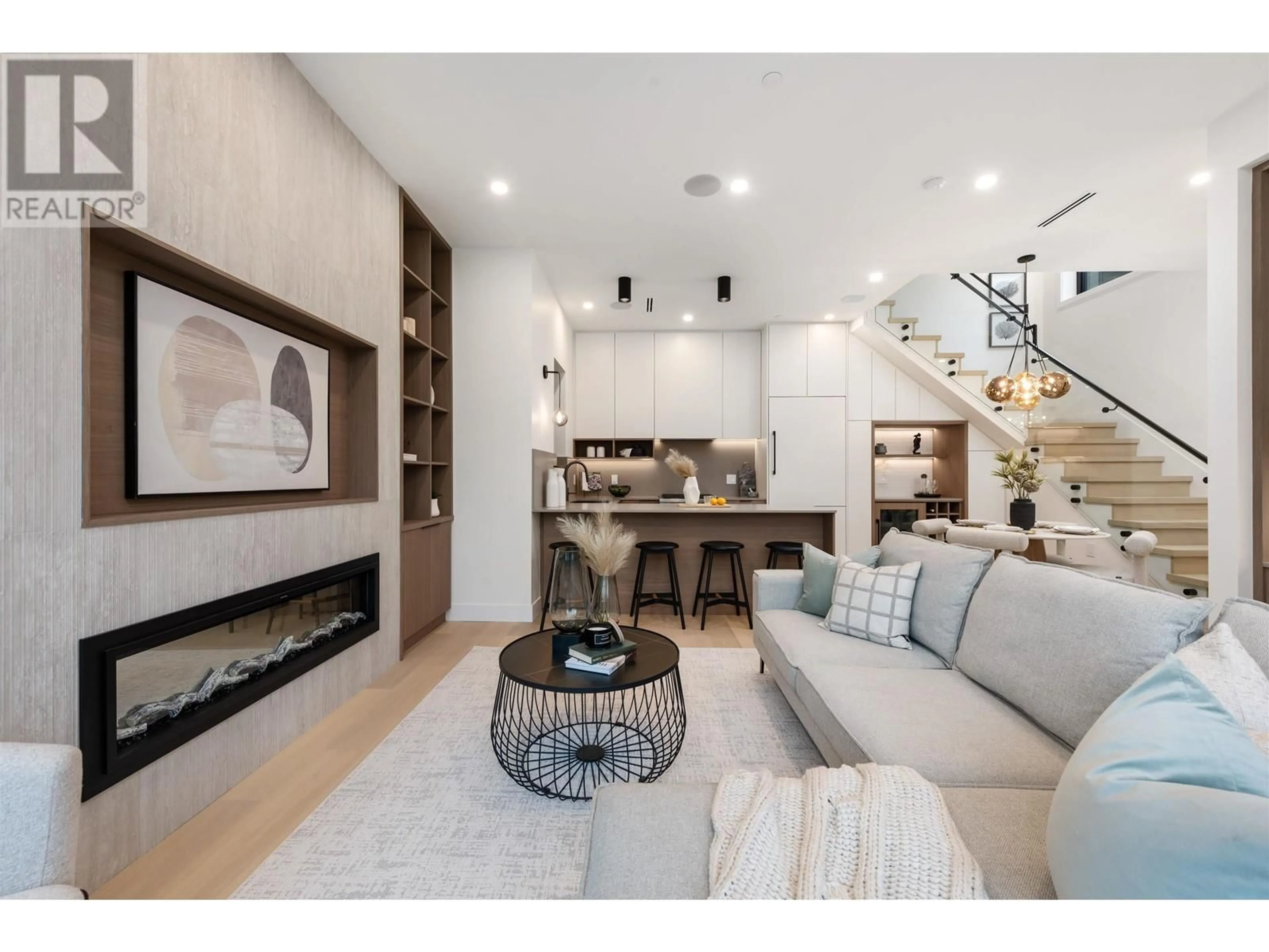 Living room with furniture, unknown for 1 - 351 38TH AVENUE, Vancouver British Columbia V5W1H5