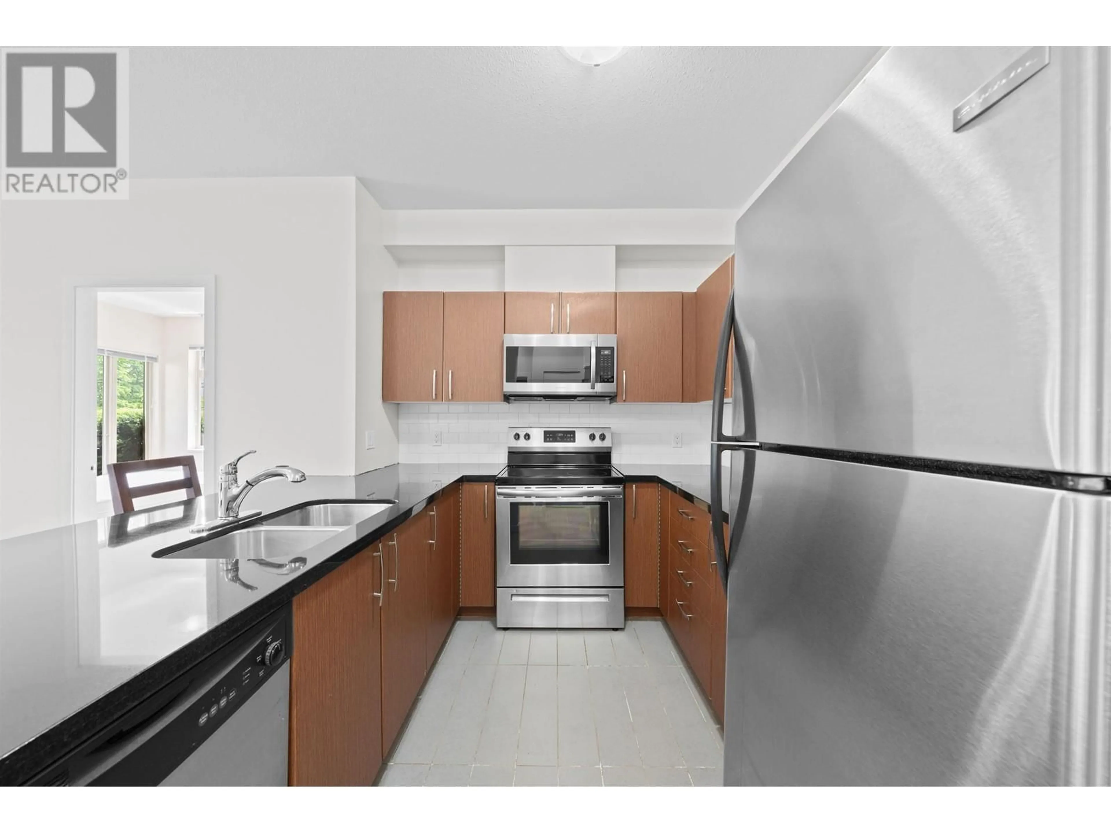 Standard kitchen, unknown for 102 - 7337 MACPHERSON AVENUE, Burnaby British Columbia V5J0A9