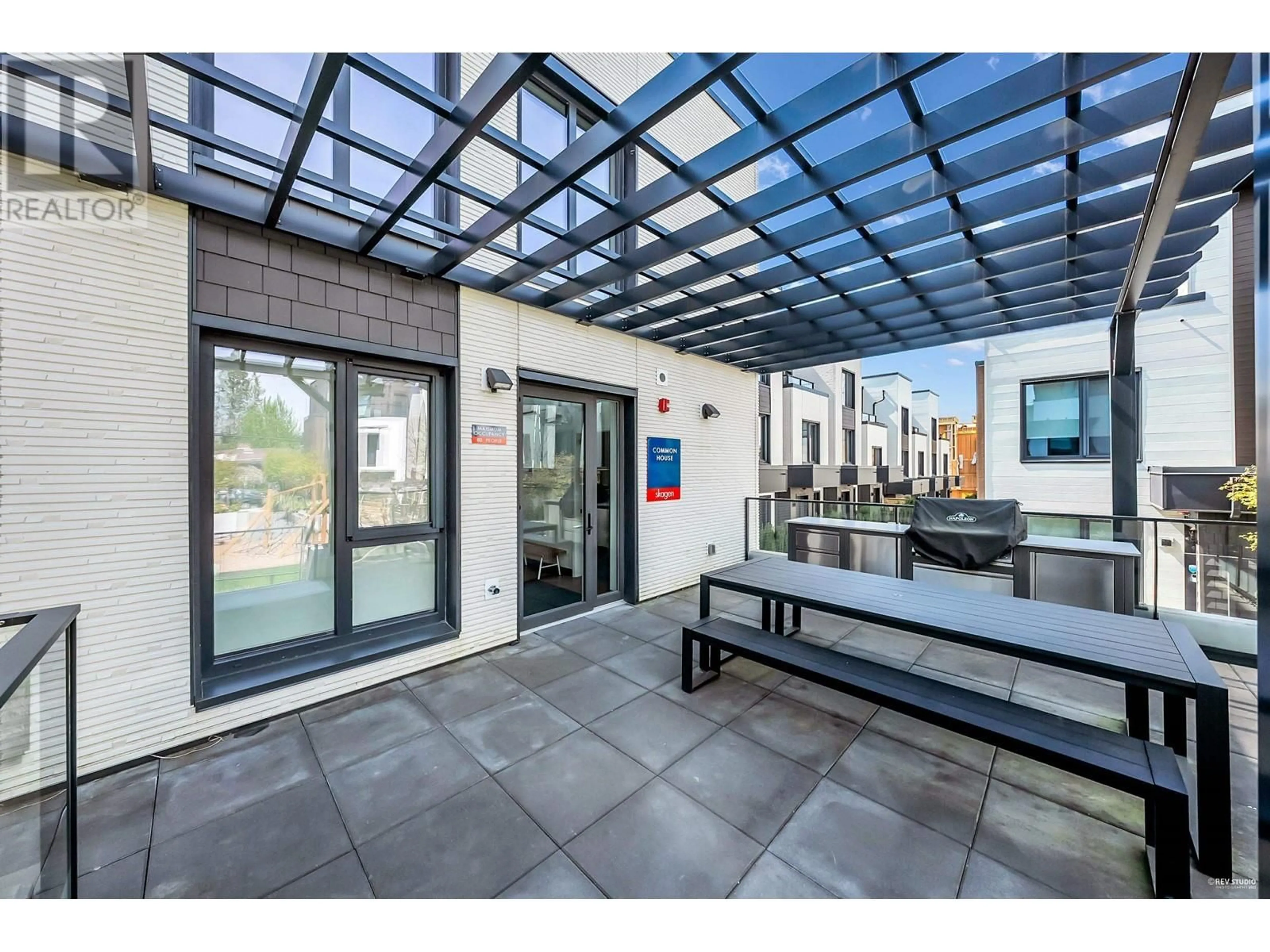 Indoor foyer for 801 - 606 FOSTER AVENUE, Coquitlam British Columbia V6J0L5