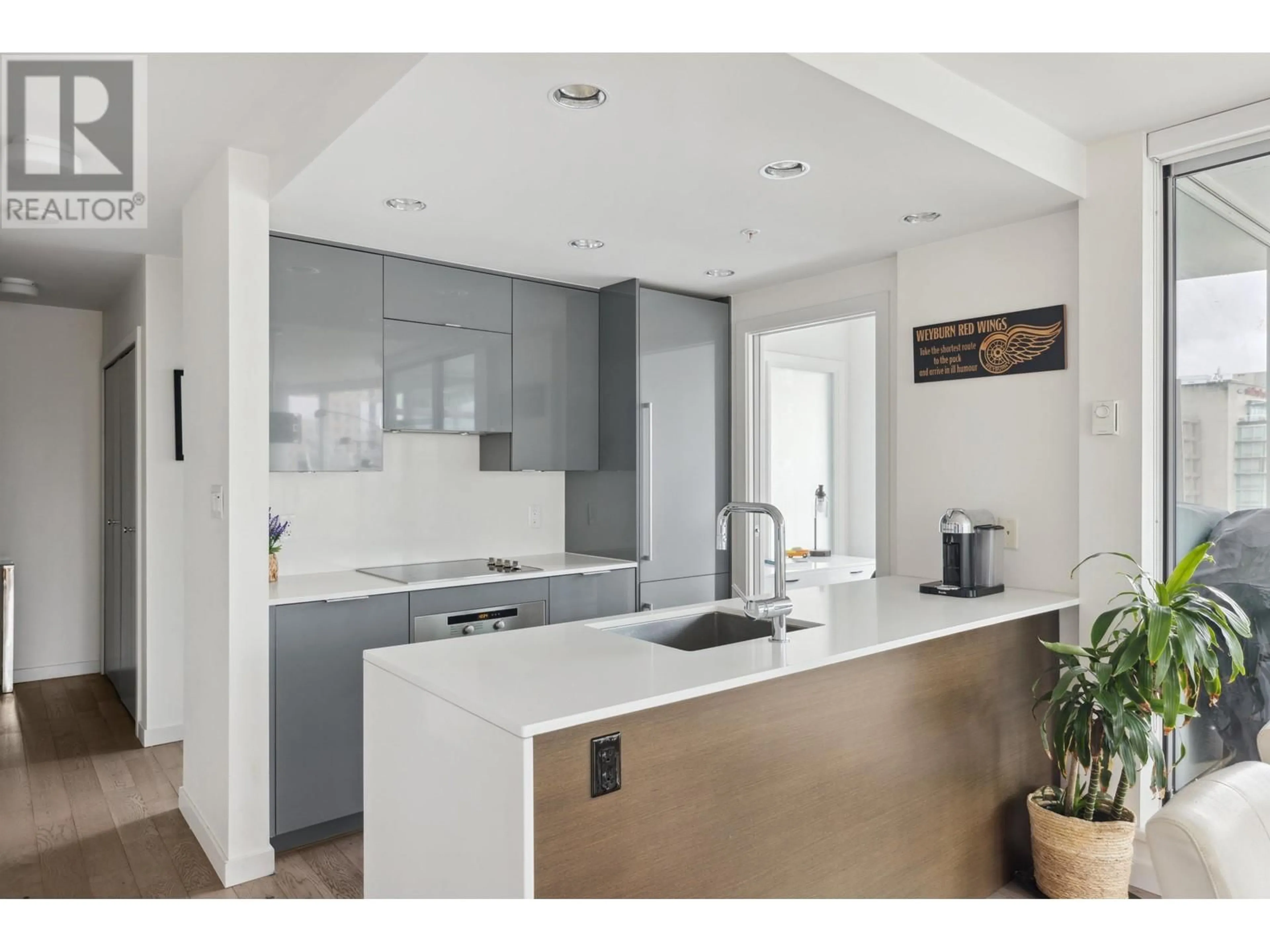 Contemporary kitchen, unknown for 1207 - 161 GEORGIA STREET, Vancouver British Columbia V6B0K9